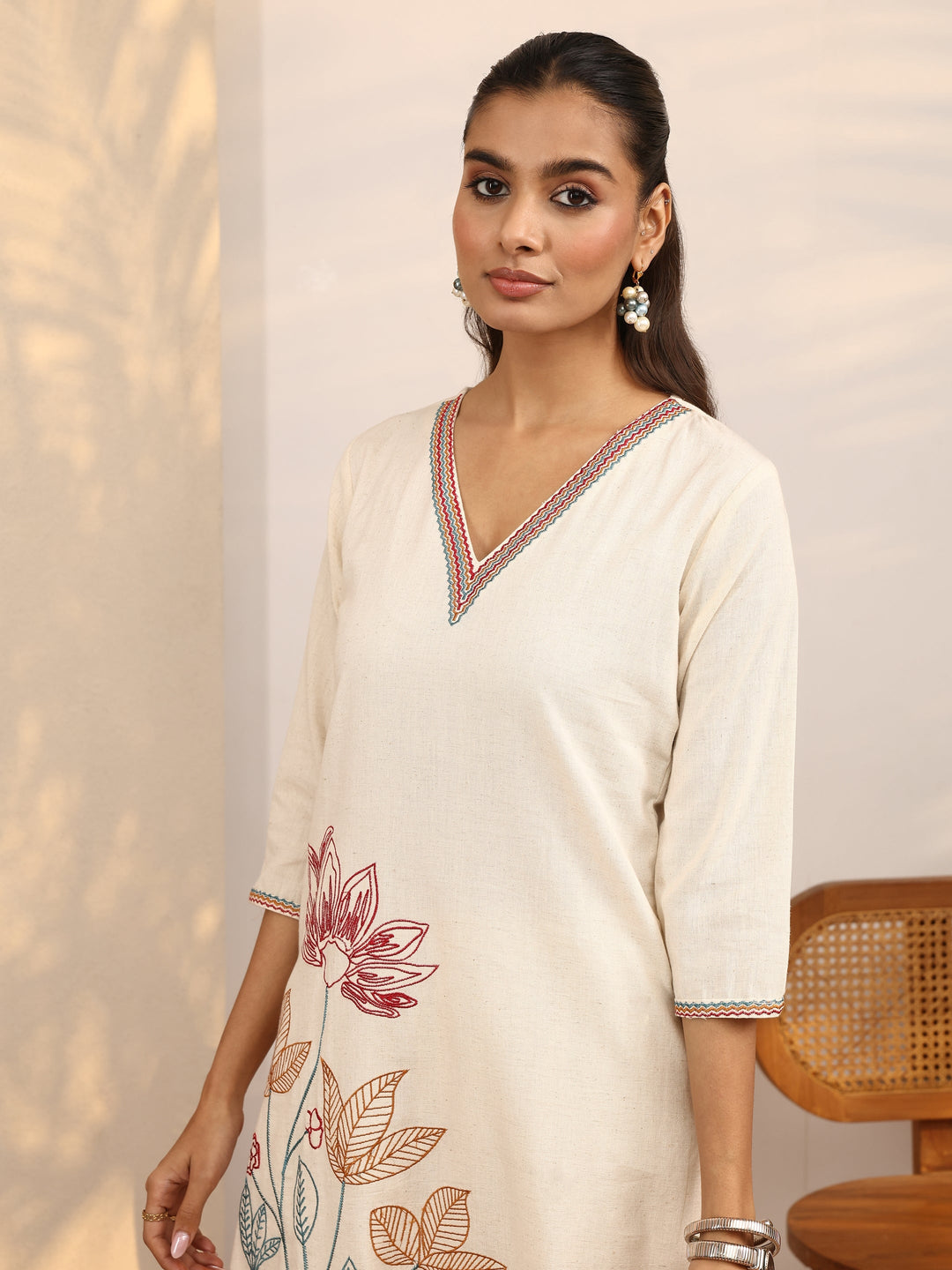  Off White Embroidered Cotton Blend Straight Kurta Set 