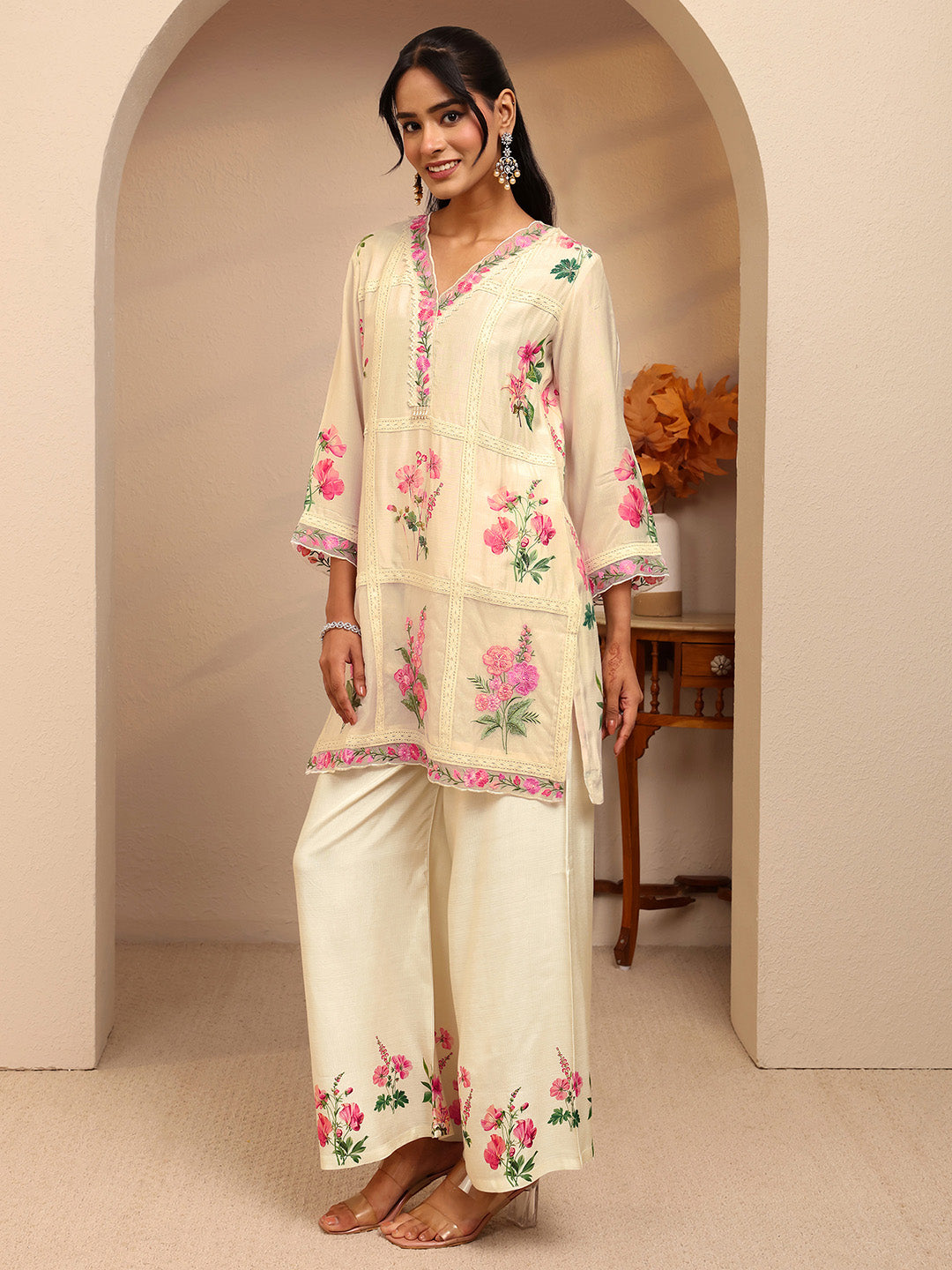  Off White Floral Printed Silk Blend Straight Suit Set 