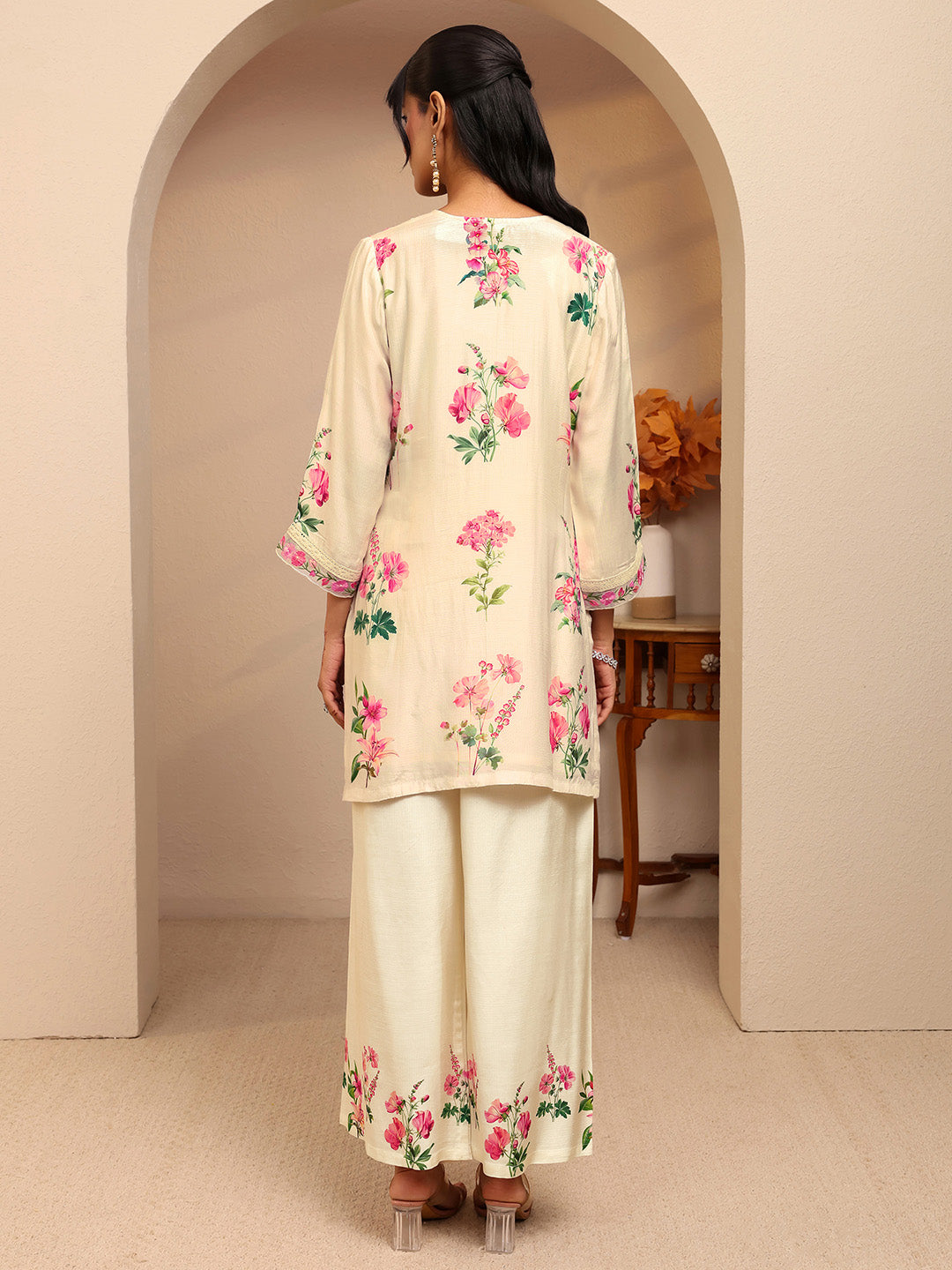  Off White Floral Printed Silk Blend Straight Suit Set 