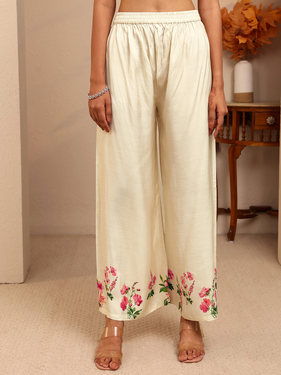  Off White Floral Printed Silk Blend Straight Suit Set 