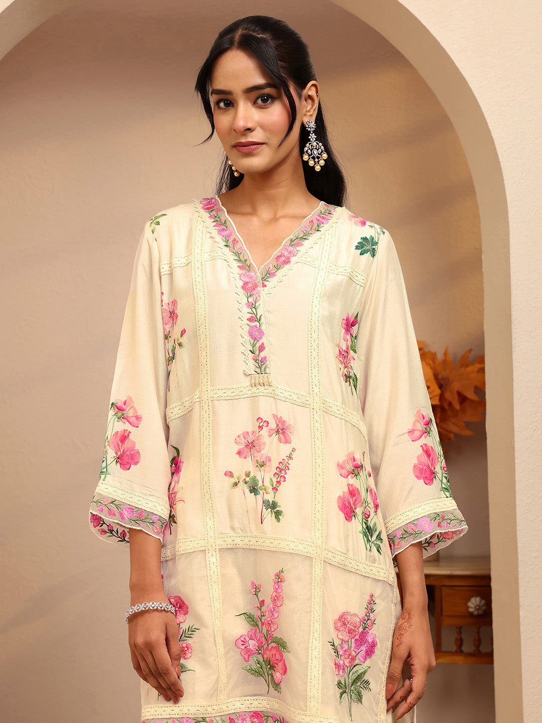  Off White Floral Printed Silk Blend Straight Suit Set 