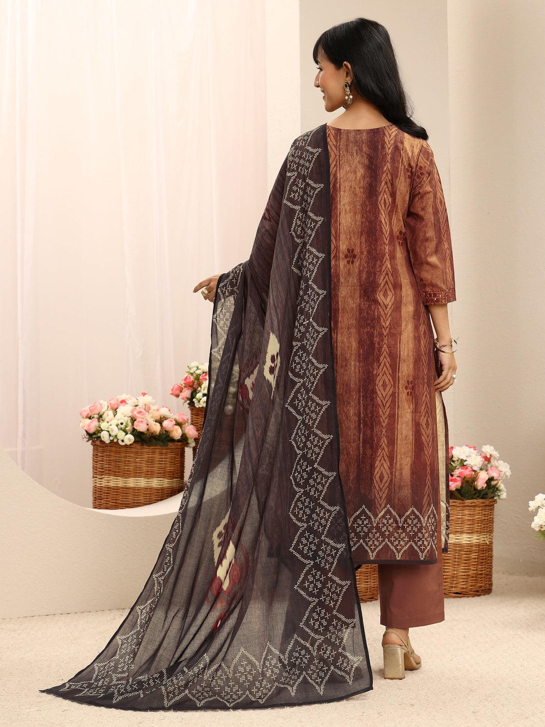  Brown Geometric Printed Cotton Blend Straight Suit Set With Dupatta 