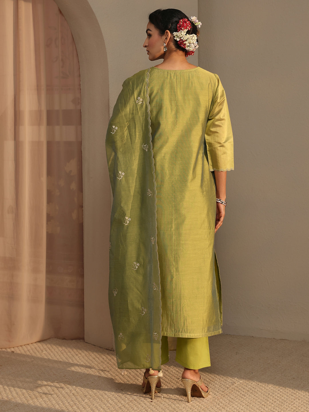  Libas Art Green Embroidered Silk Blend Straight Suit Set With Dupatta 