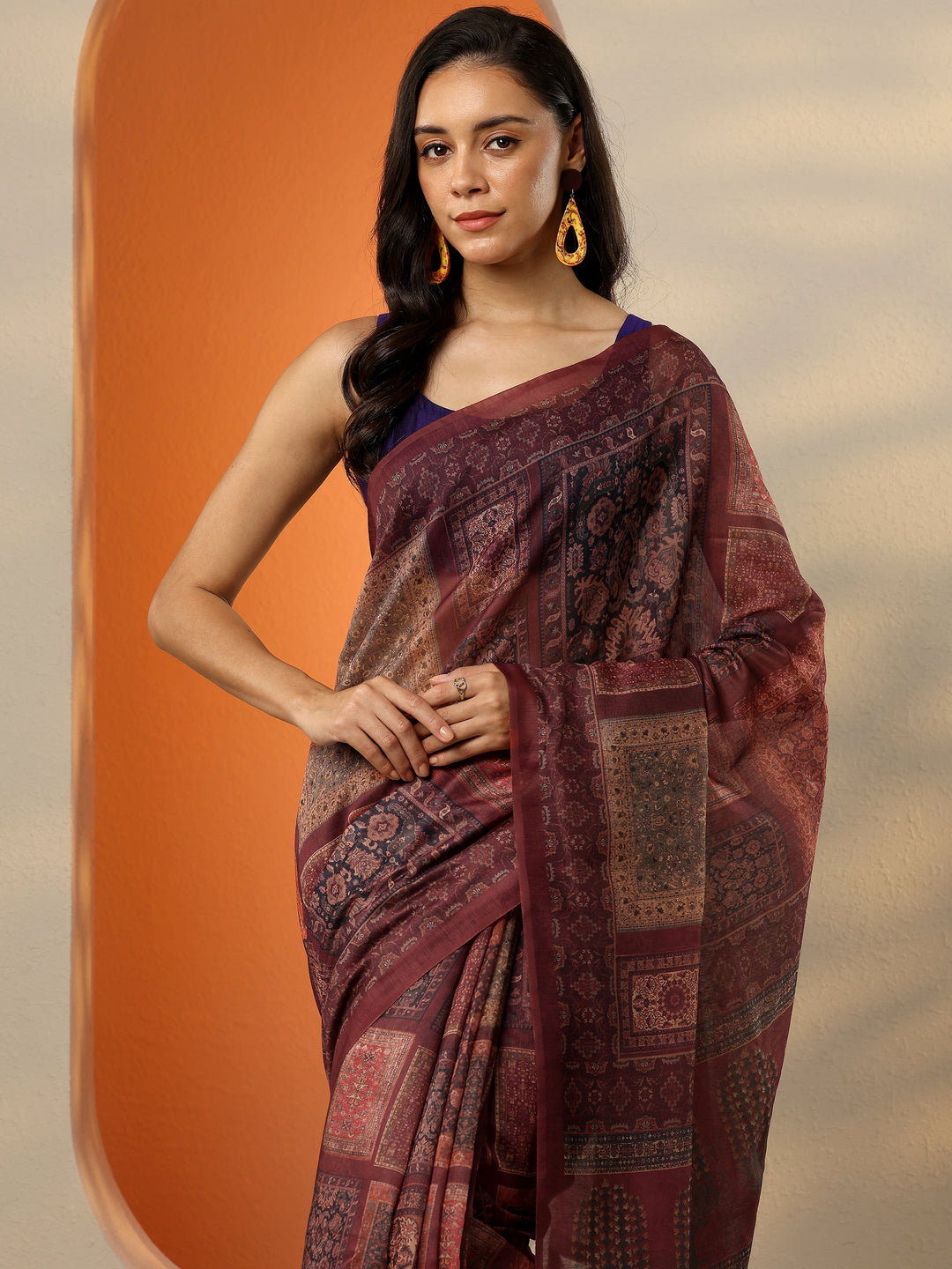  Maroon Printed Silk Blend Saree With Unstitched Blouse Picece 