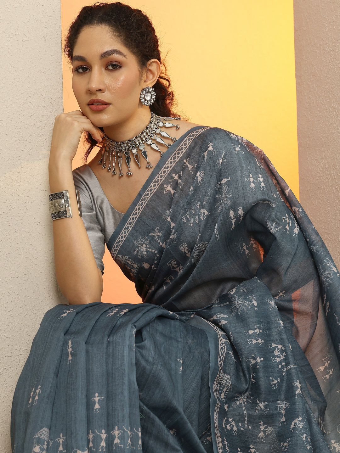 Grey Printed Silk Blend Saree With Unstitched Blouse Picece