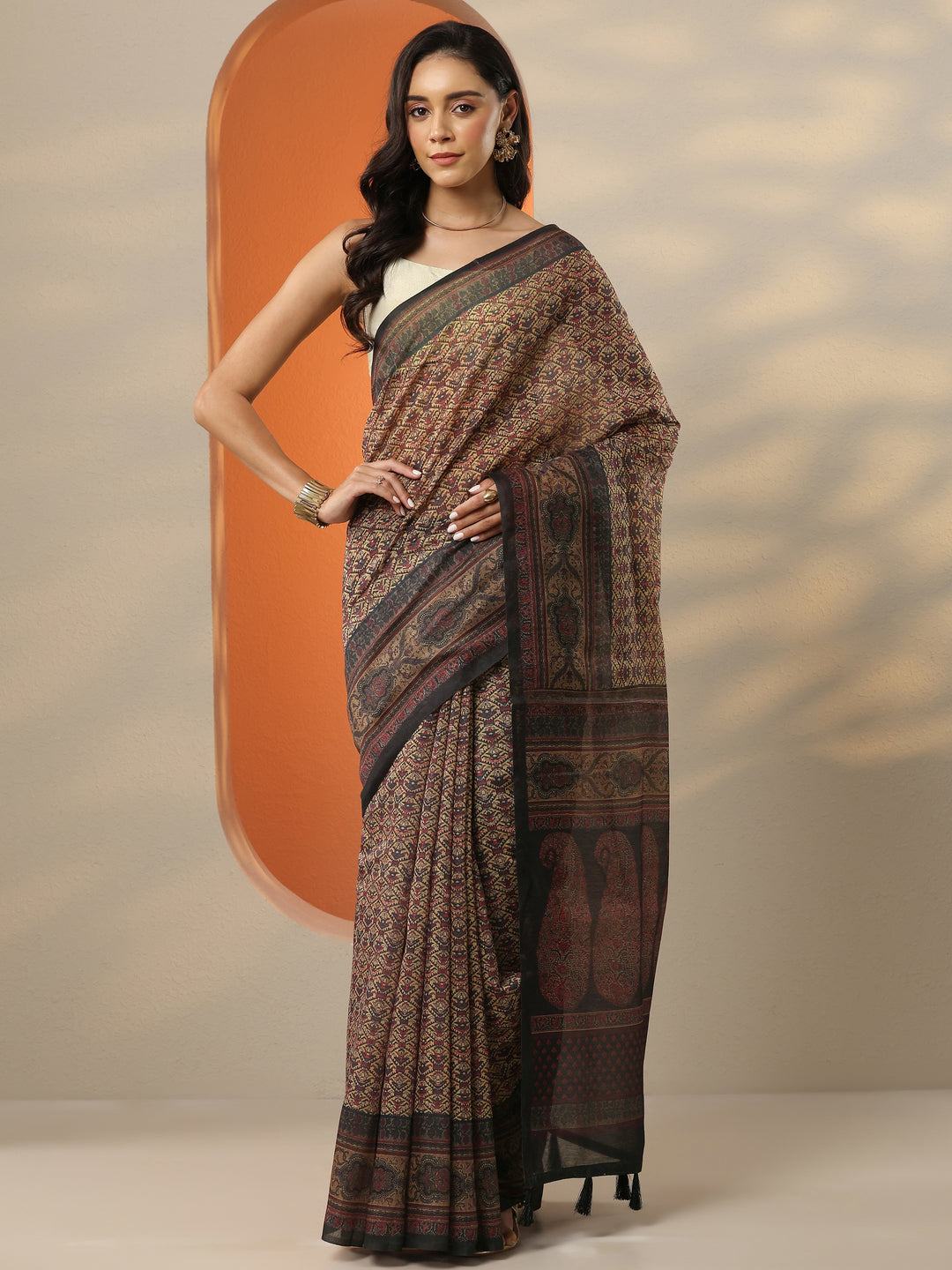  Black Printed Silk Blend Saree With Unstitched Blouse Piece 