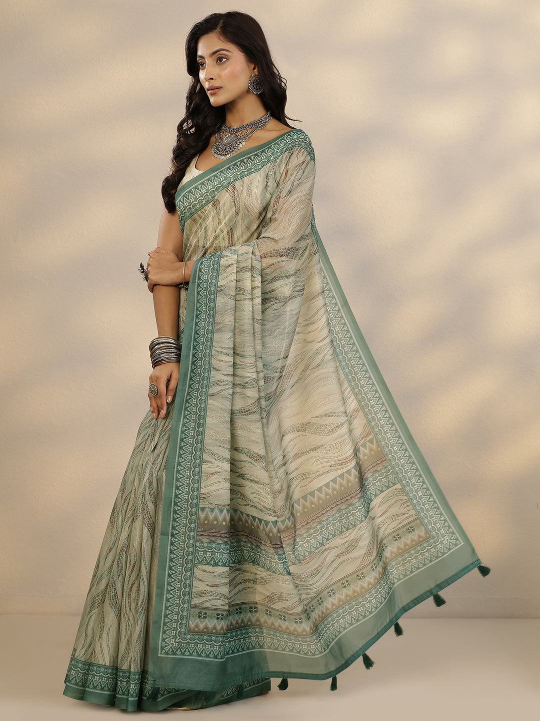  Green Printed Silk Blend Saree With Unstitched Blouse Piece 