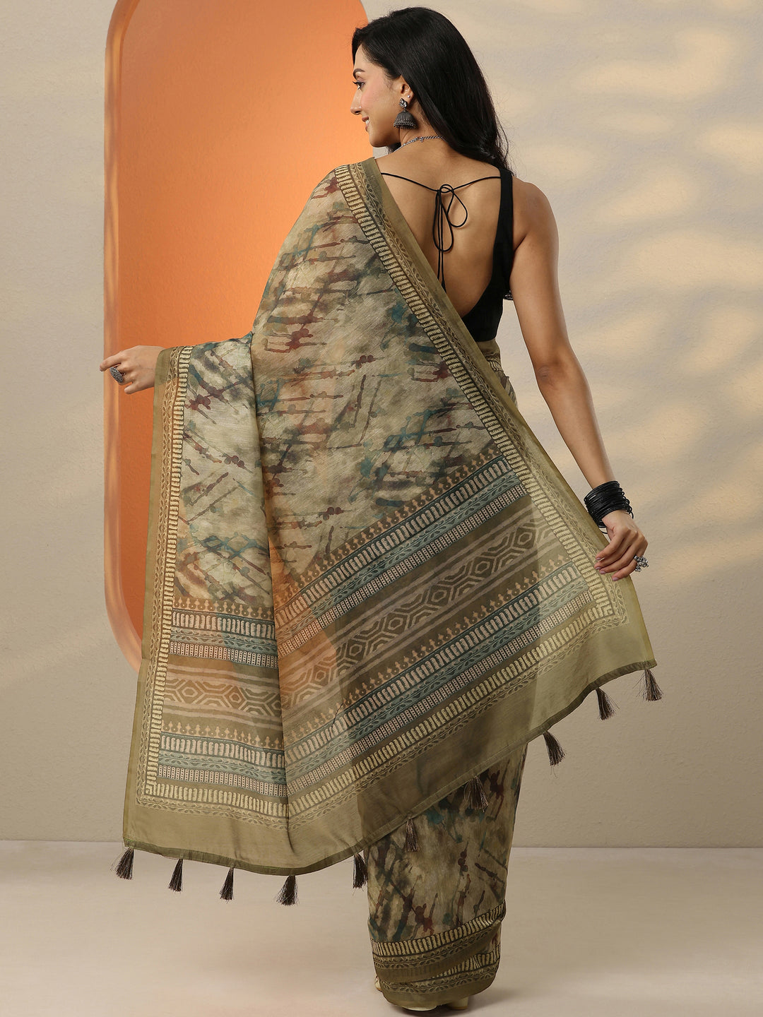  Beige Printed Silk Blend Saree With Unstitched Blouse Picece 