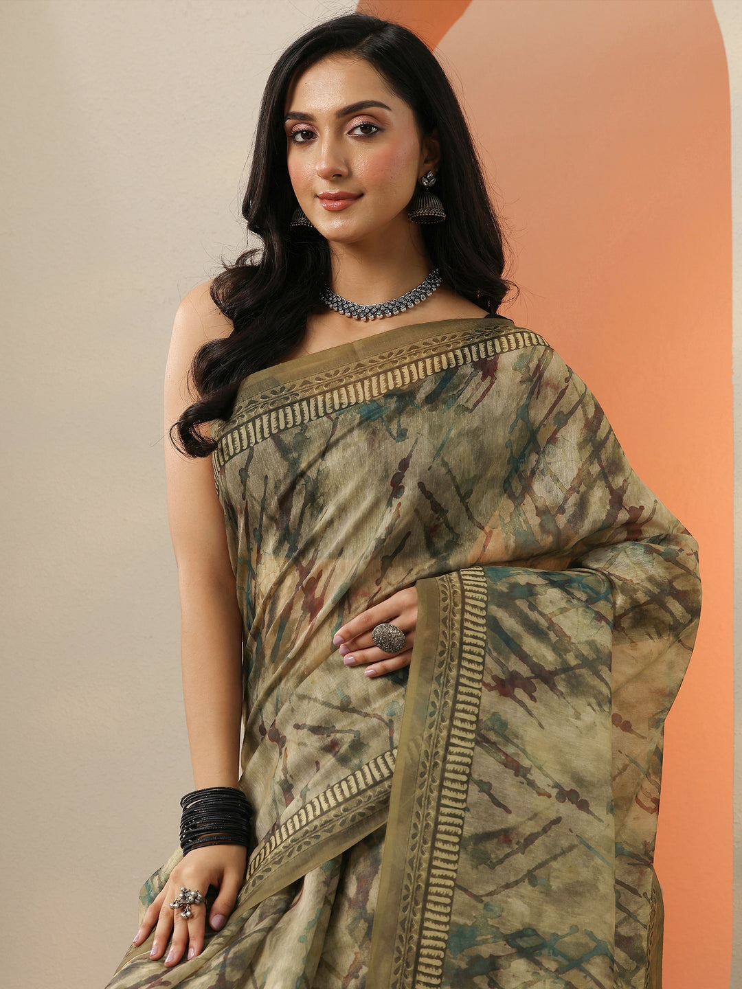 Beige Printed Silk Blend Saree With Unstitched Blouse Picece