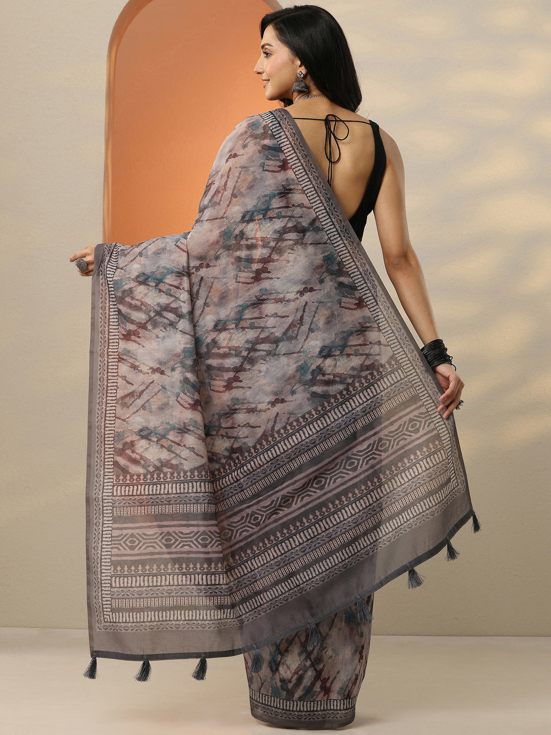  Black Printed Silk Blend Saree With Unstitched Blouse Picece 