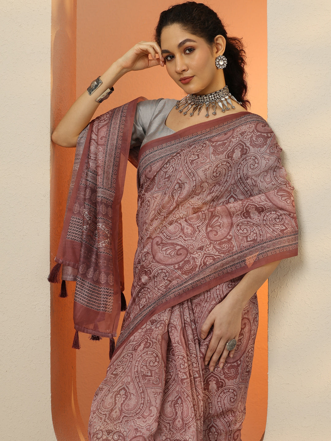 Pink Printed Silk Blend Saree With Unstitched Blouse Picece