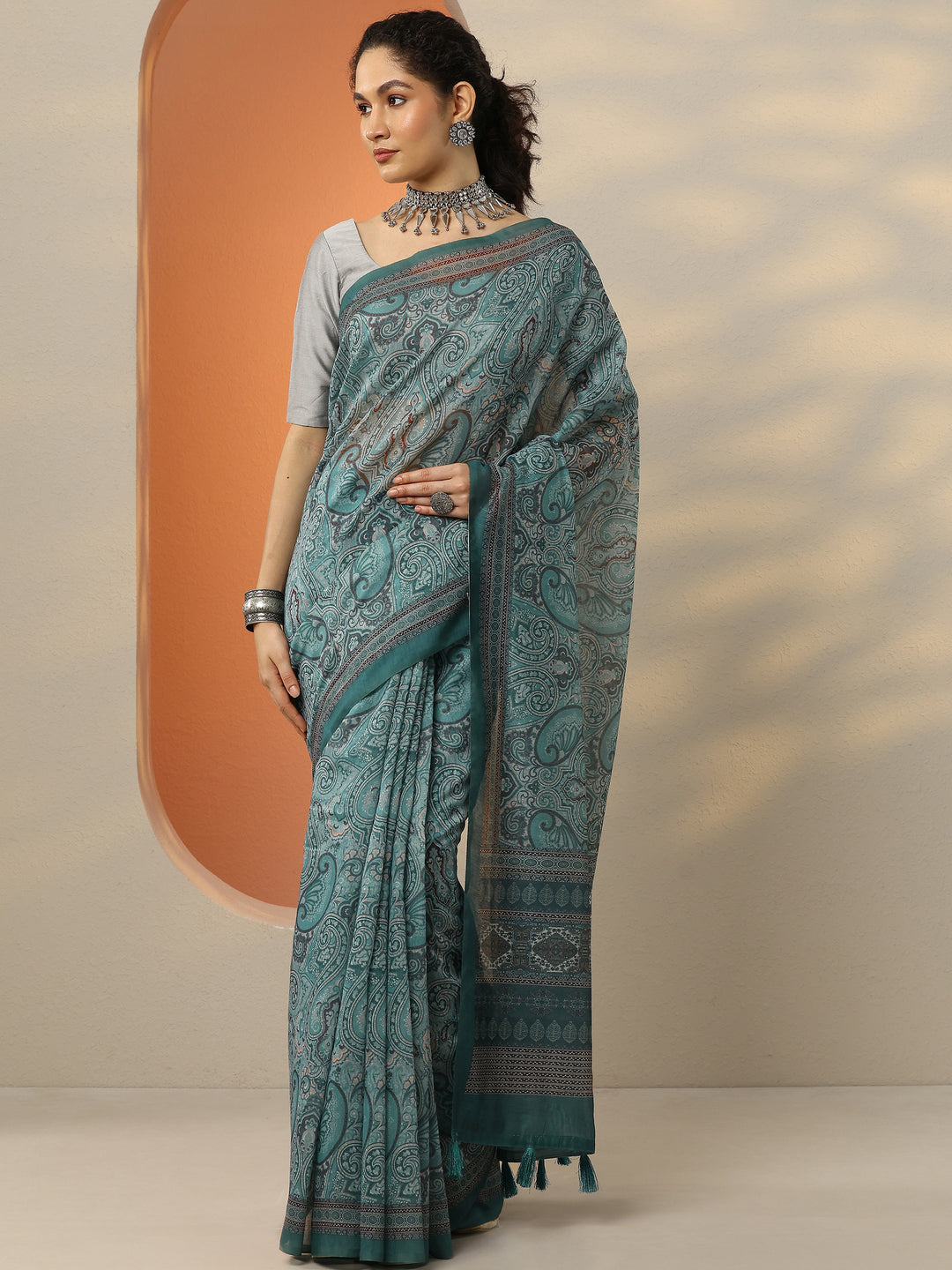  Green Printed Silk Blend Saree With Unstitched Blouse Piece 