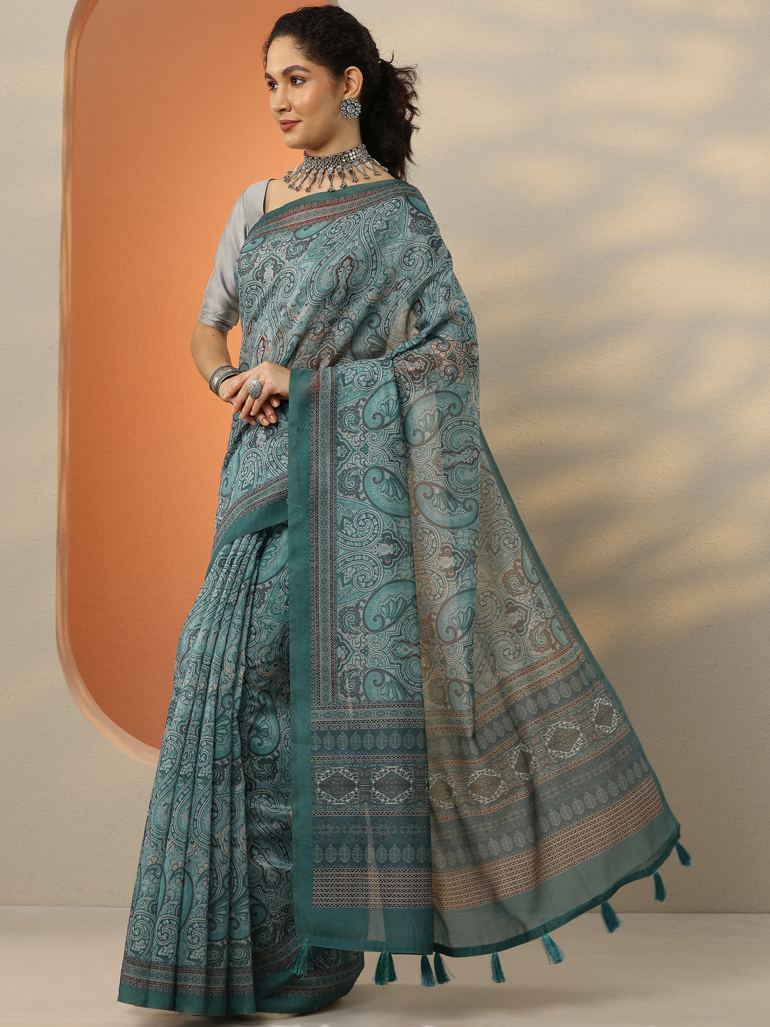  Green Printed Silk Blend Saree With Unstitched Blouse Piece 