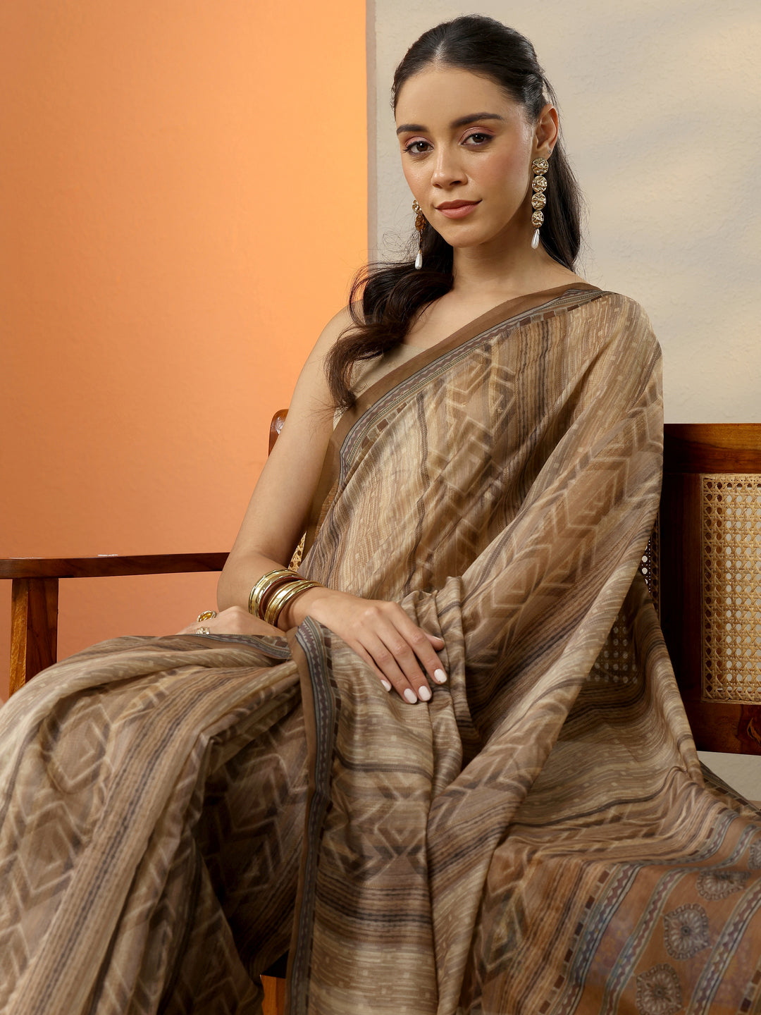 Beige Printed Silk Blend Saree With Unstitched Blouse Picece