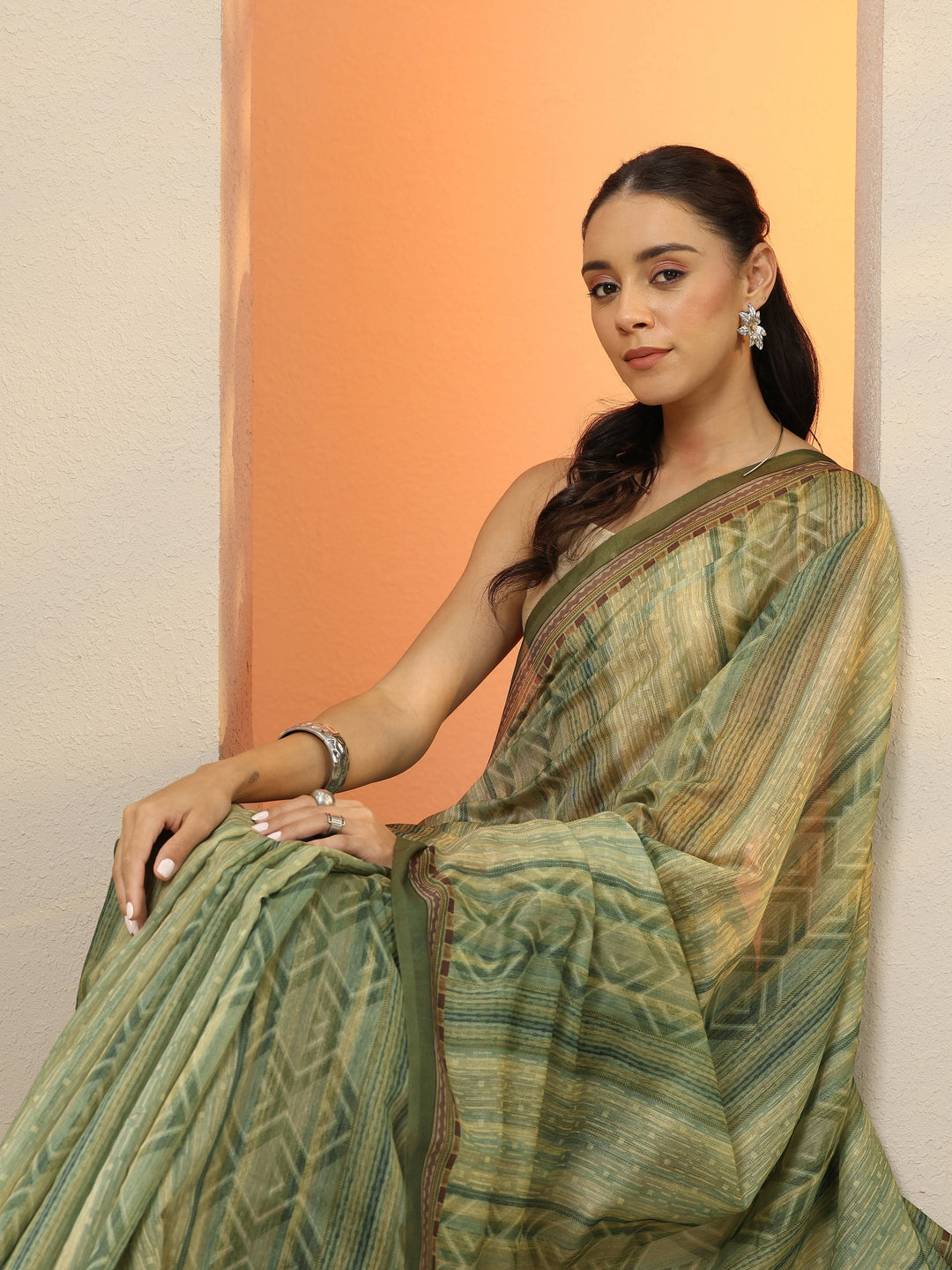 Green Printed Silk Blend Saree With Unstitched Blouse Picece