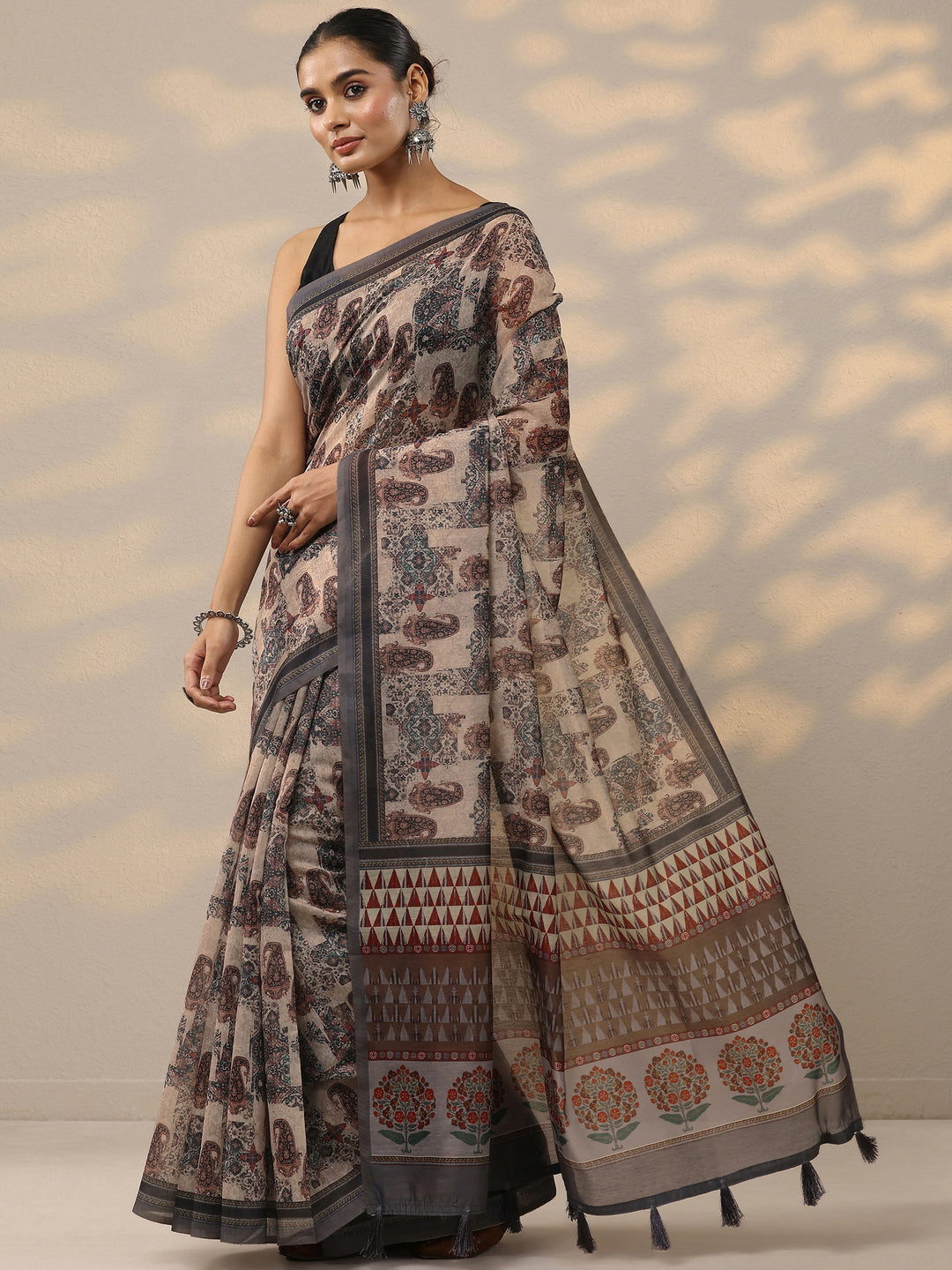  Black Printed Silk Blend Saree With Unstitched Blouse Piece 