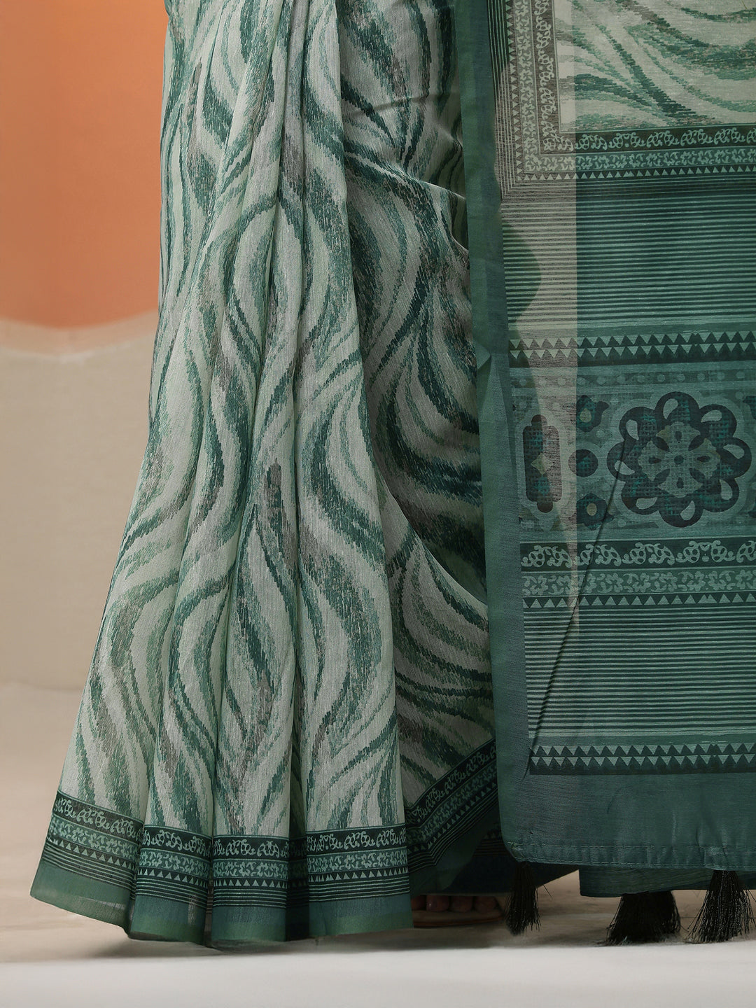  Green Printed Silk Blend Saree With Unstitched Blouse Piece 