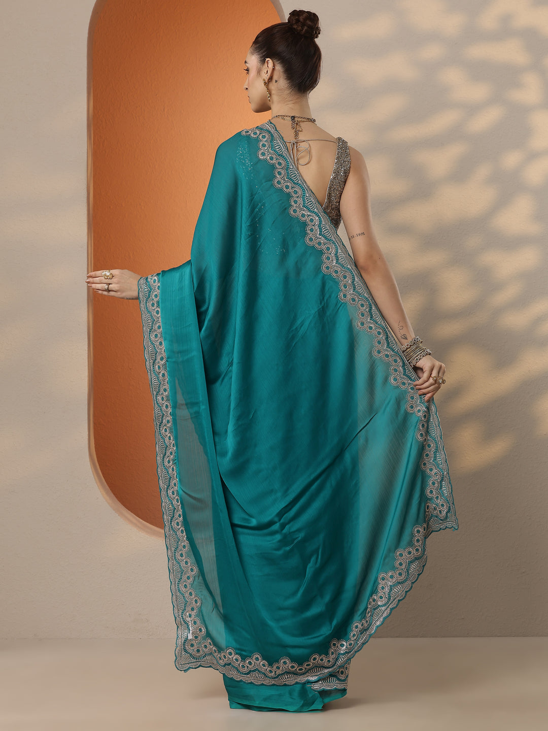  Green Solid Chiffon Saree With Unstitched Blouse Piece 