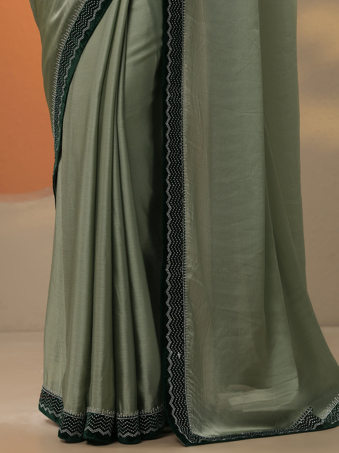  Green Solid Chiffon Saree With Unstitched Blouse Piece 