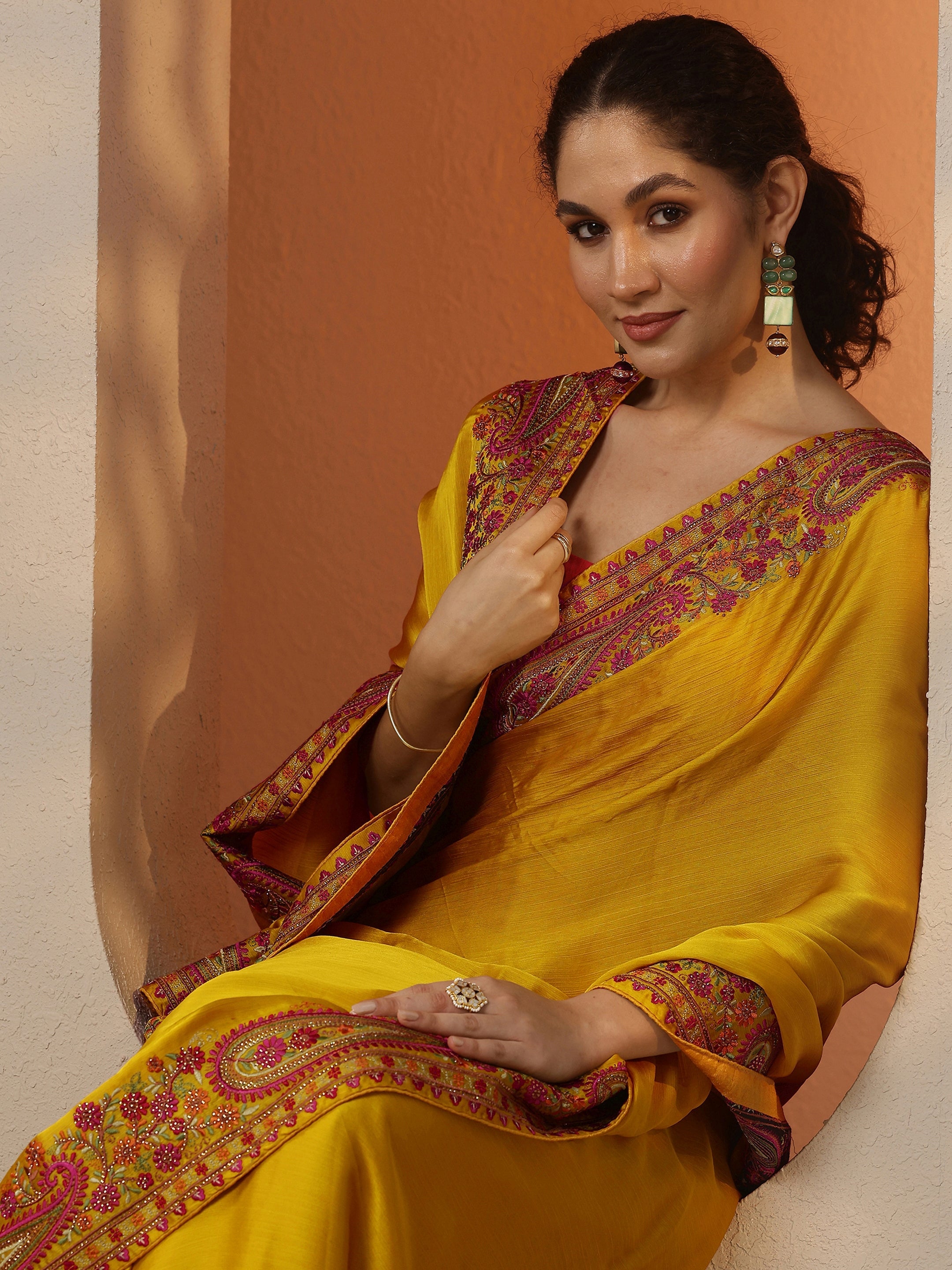 libas Mustard Solid Chiffon Saree With Unstitched Blouse Piece-picture-16