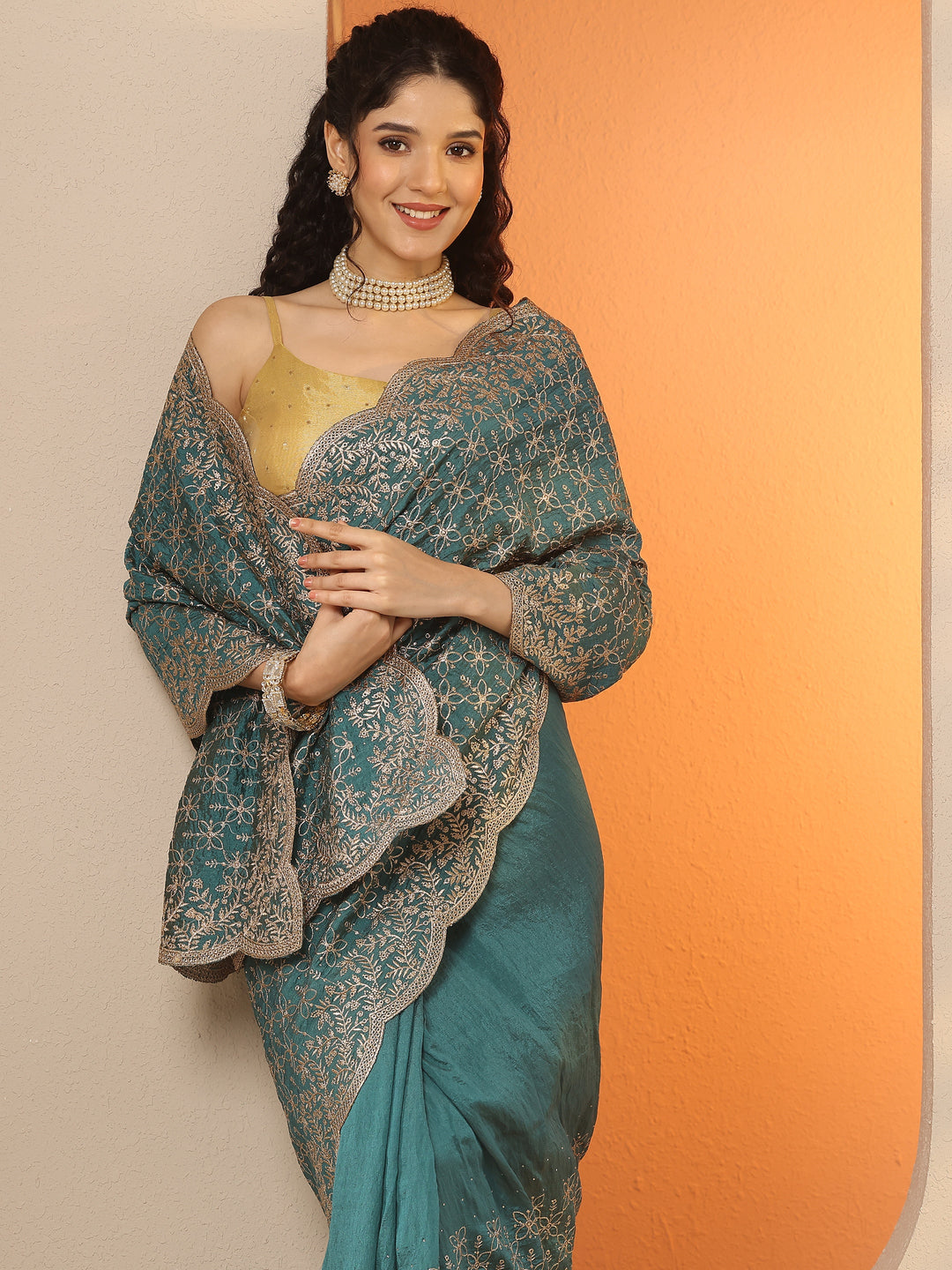  Green Embellished Silk Blend Saree With Unstitched Blouse Piece 