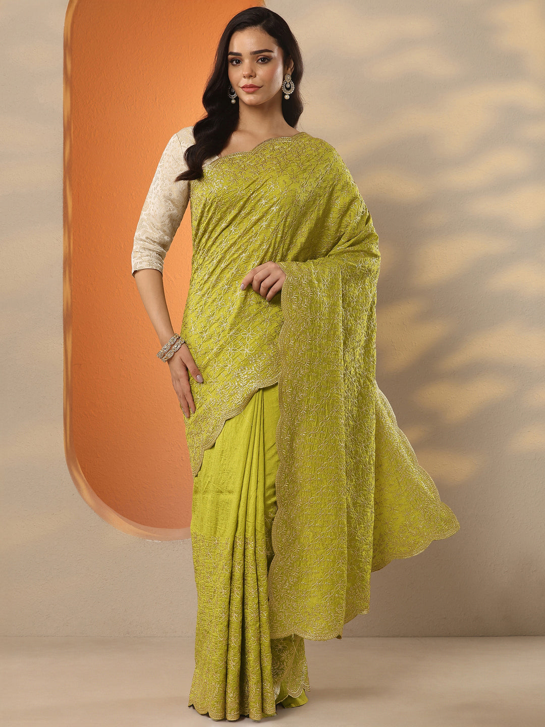  Green Embellished Silk Blend Saree With Unstitched Blouse Piece 