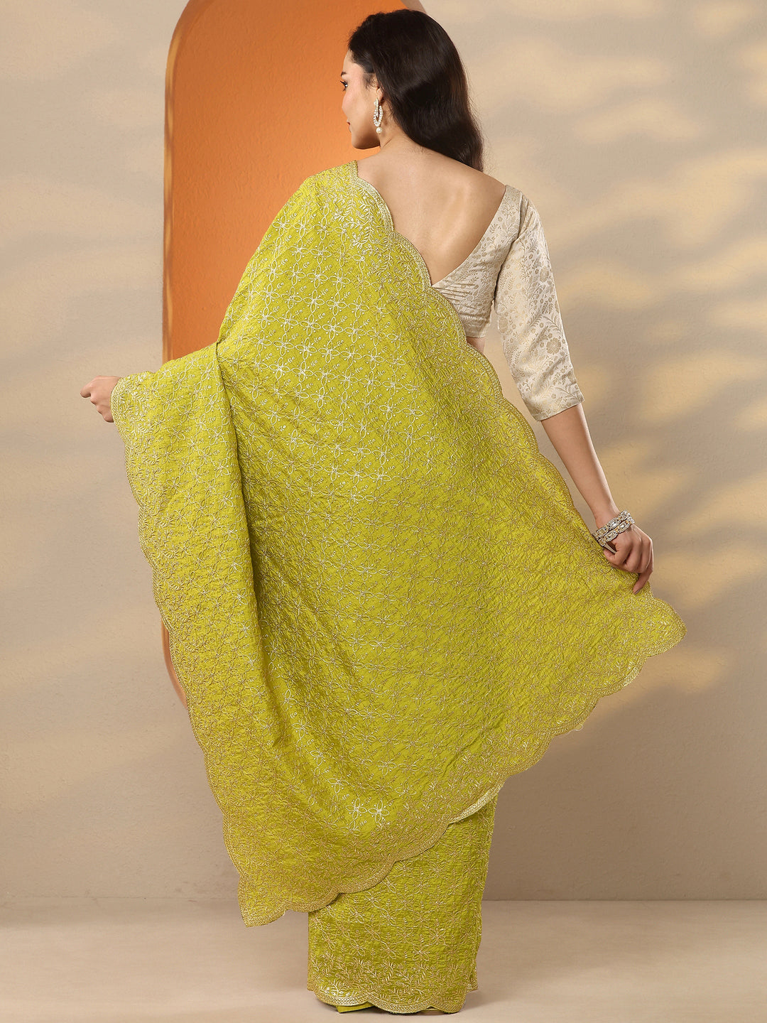  Green Embellished Silk Blend Saree With Unstitched Blouse Piece 
