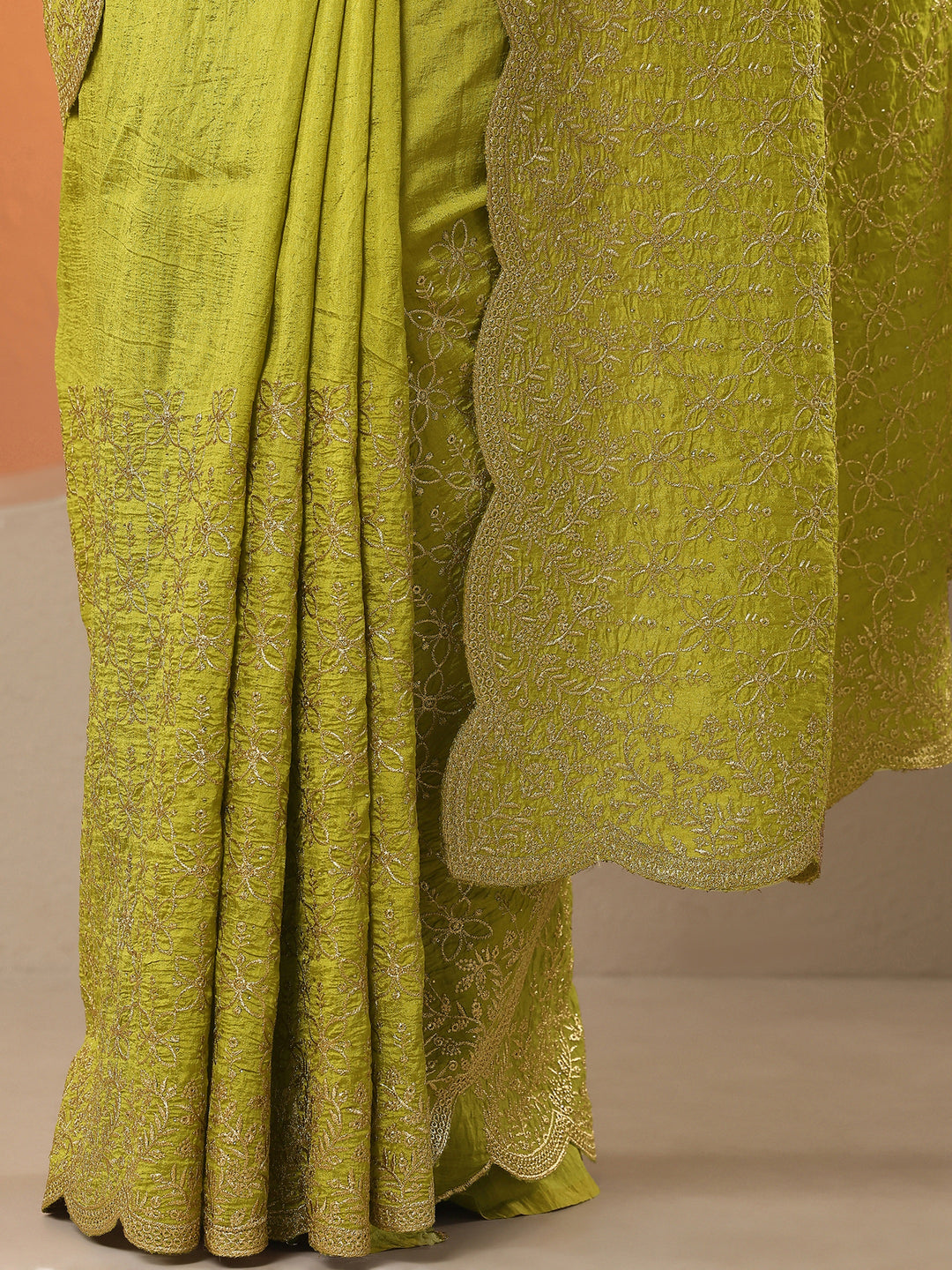  Green Embellished Silk Blend Saree With Unstitched Blouse Piece 