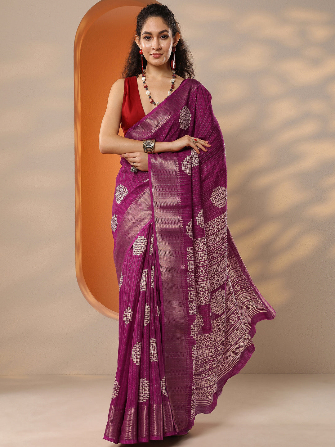  Magenta Printed Silk Blend Saree With Unstitched Blouse Picece 