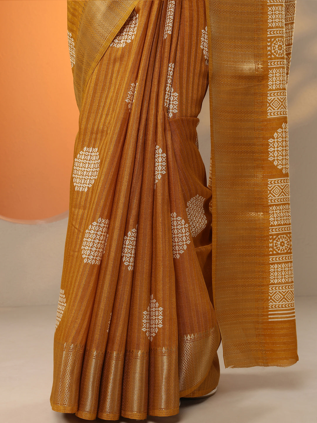  Mustard Printed Silk Blend Saree With Unstitched Blouse Piece 