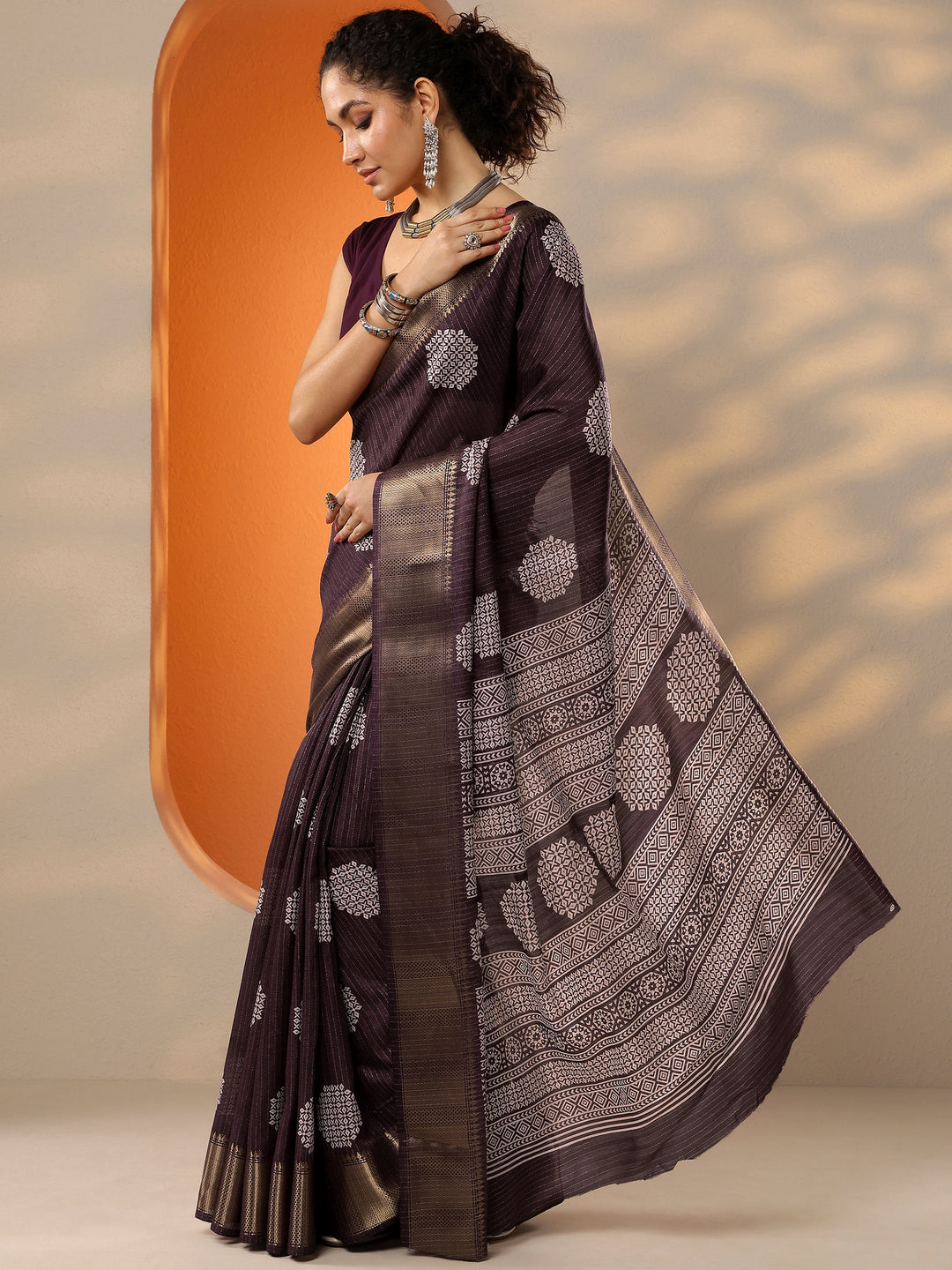  Purple Printed Silk Blend Saree With Unstitched Blouse Picece 