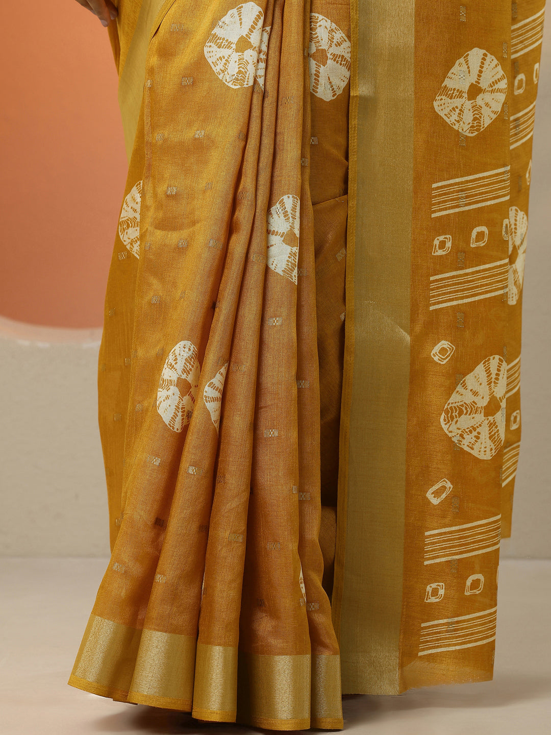  Mustard Printed Silk Blend Saree With Unstitched Blouse Piece 