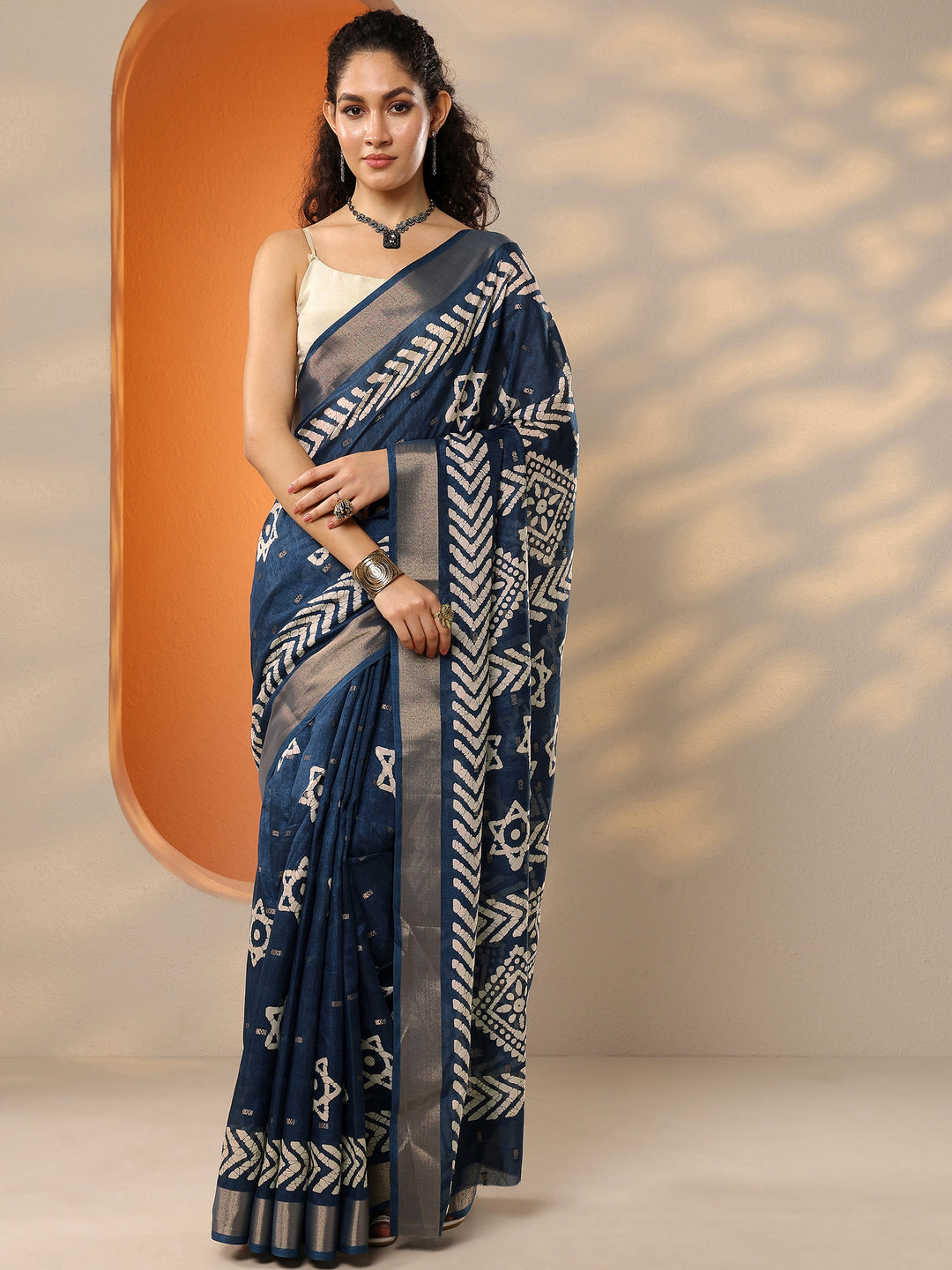  Navy Blue Printed Silk Blend Saree With Unstitched Blouse Picece 