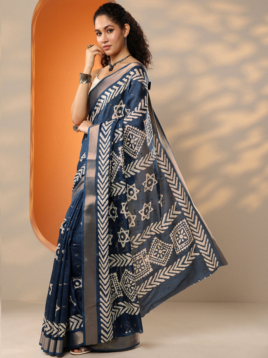  Navy Blue Printed Silk Blend Saree With Unstitched Blouse Picece 