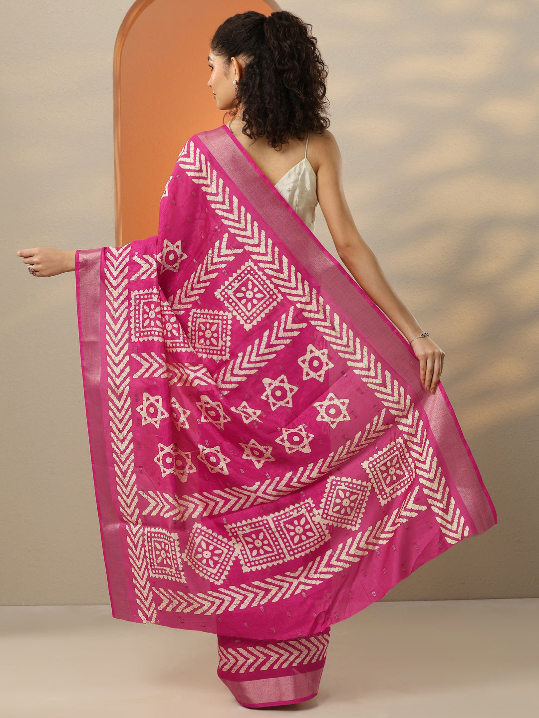  Pink Printed Silk Blend Saree With Unstitched Blouse Piece 