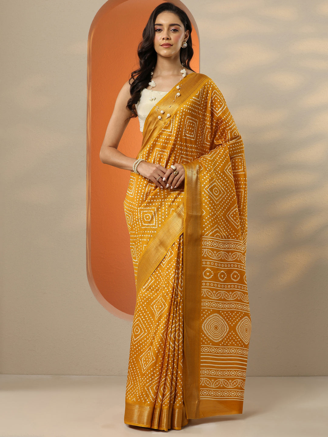  Mustard Printed Silk Blend Saree With Unstitched Blouse Piece 