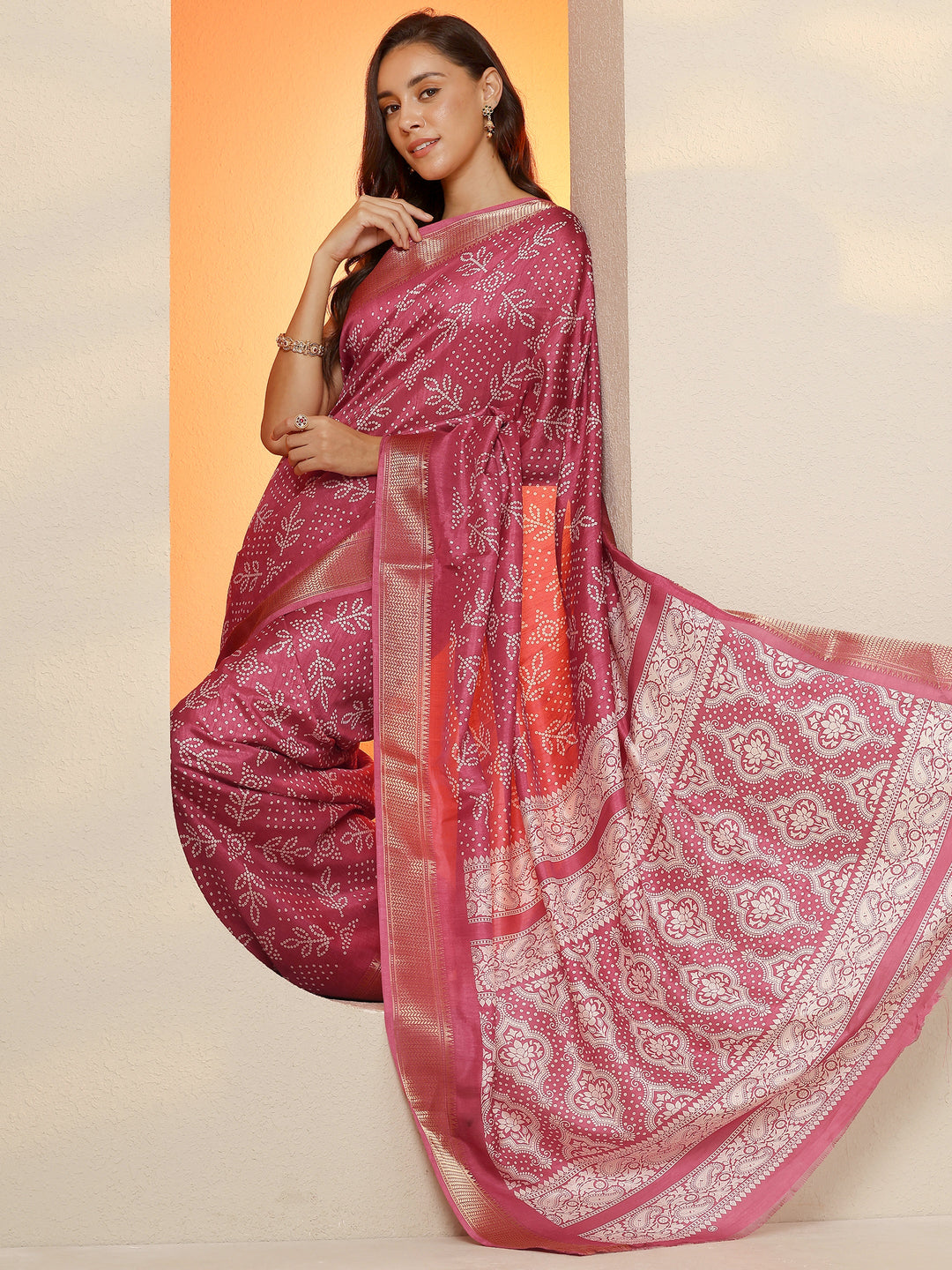 Pink Bandhani Printed Silk Blend Saree With Unstitched Blouse Piece