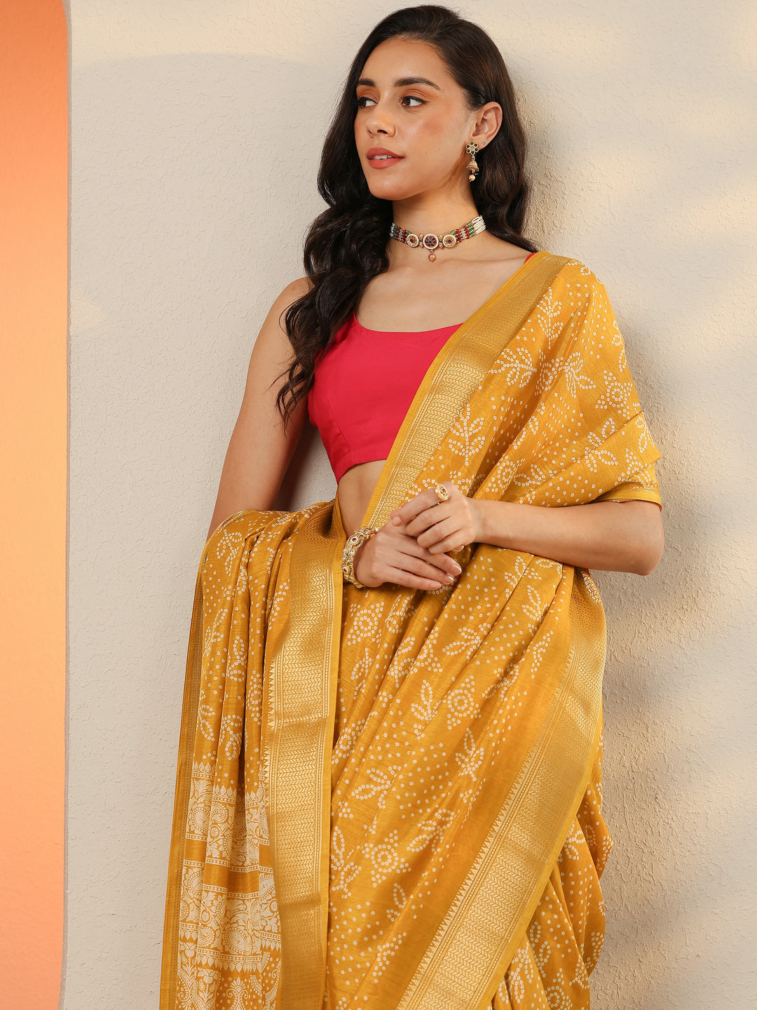 Mustard Bandhani Printed Silk Blend Saree With Unstitched Blouse Piece