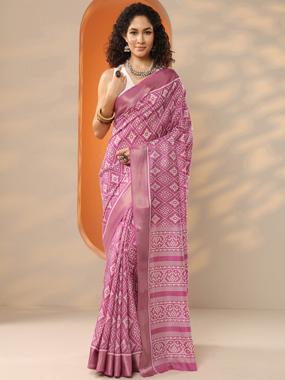  Pink Printed Silk Blend Saree With Unstitched Blouse Picece 