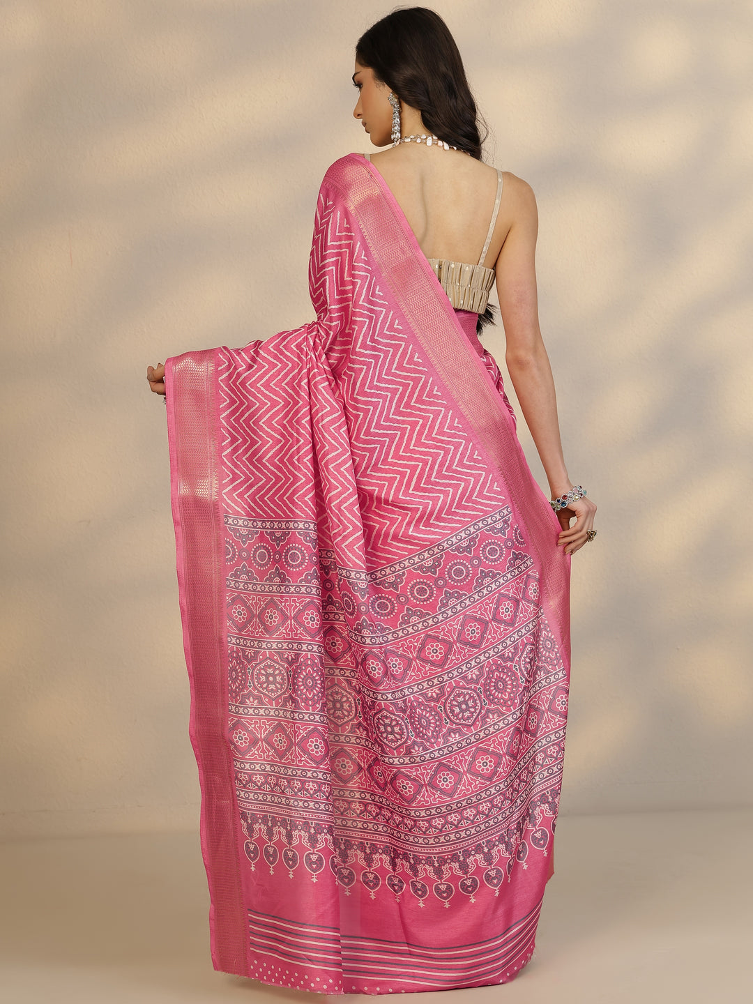 Coral Printed Silk Blend Saree With Unstitched Blouse Piece 