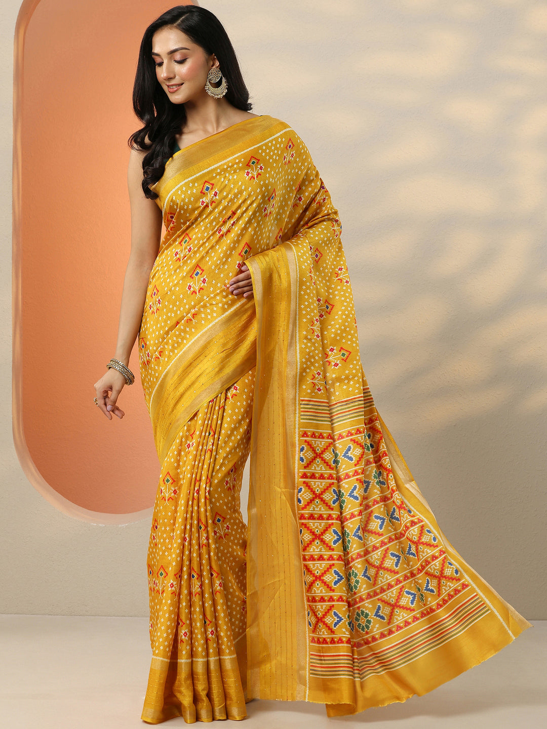  Mustard Printed Silk Blend Saree With Unstitched Blouse Piece 