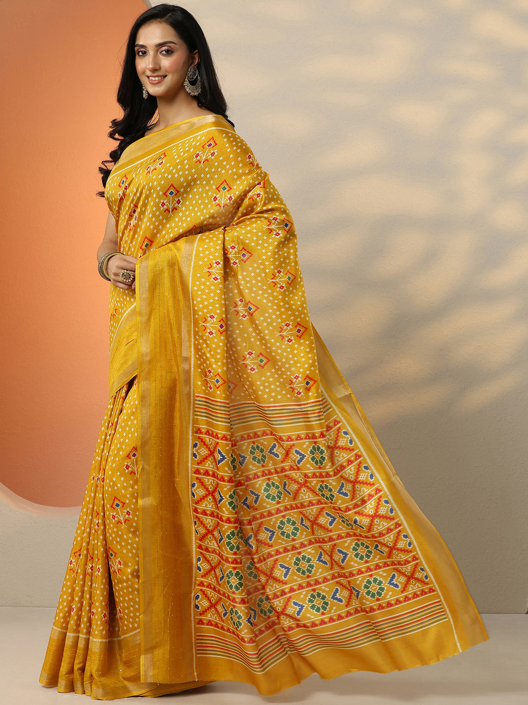  Mustard Printed Silk Blend Saree With Unstitched Blouse Piece 