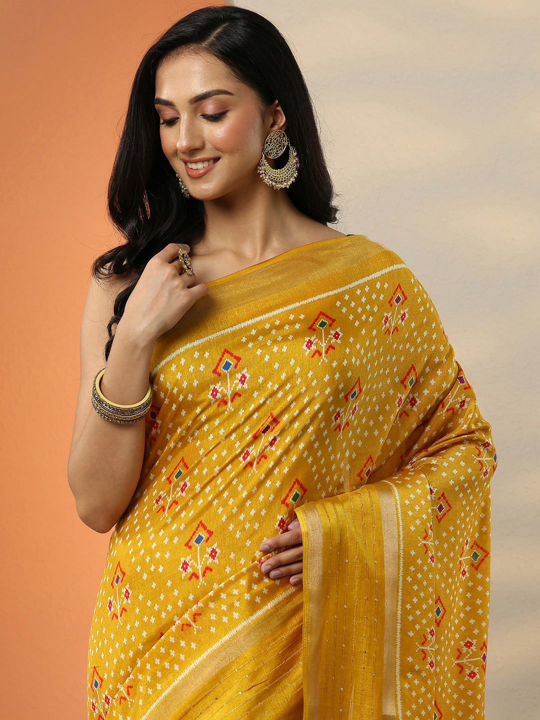  Mustard Printed Silk Blend Saree With Unstitched Blouse Piece 