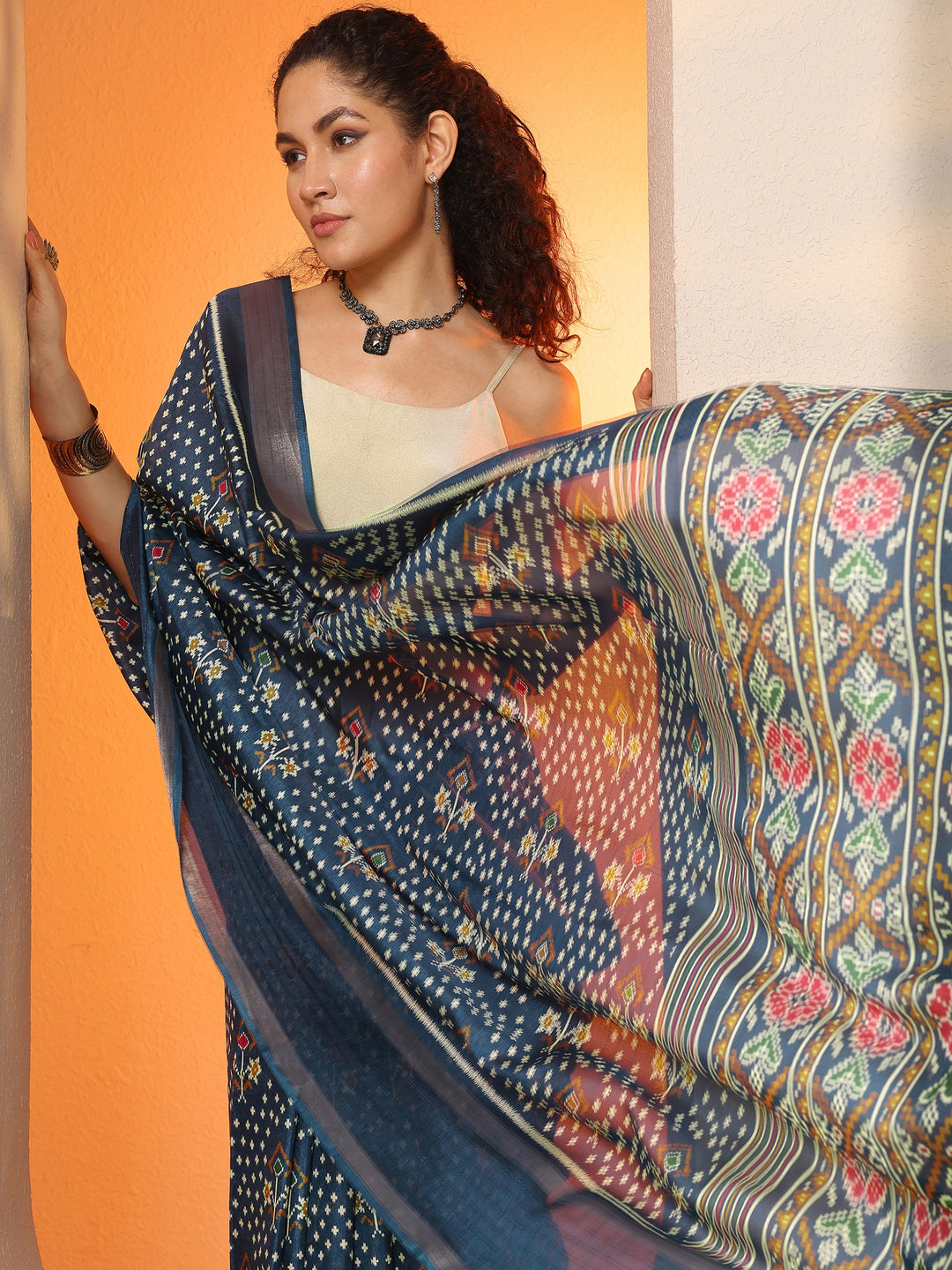 Blue Printed Silk Blend Saree With Unstitched Blouse Piece