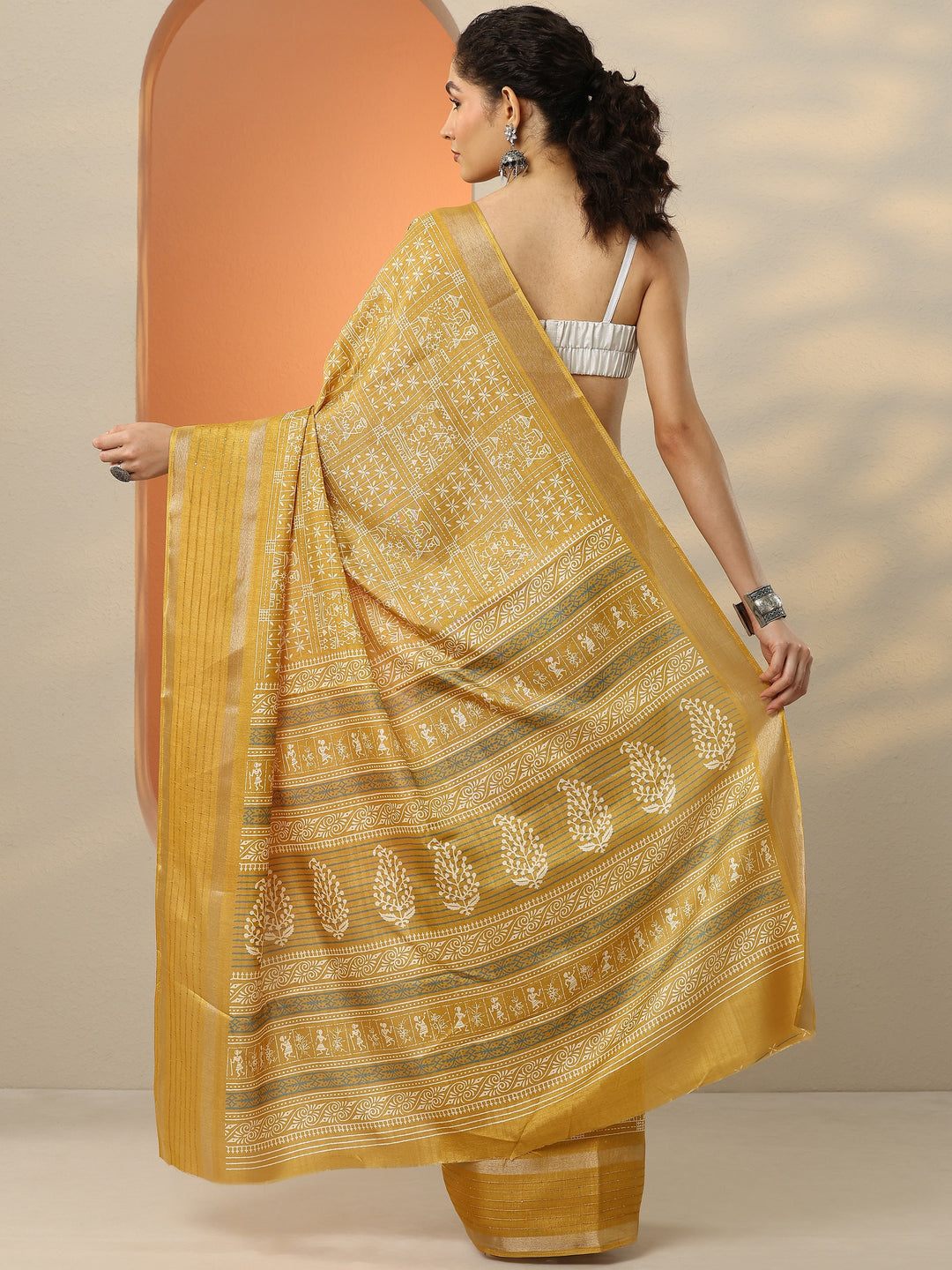  Mustard Printed Silk Blend Saree With Unstitched Blouse Piece 