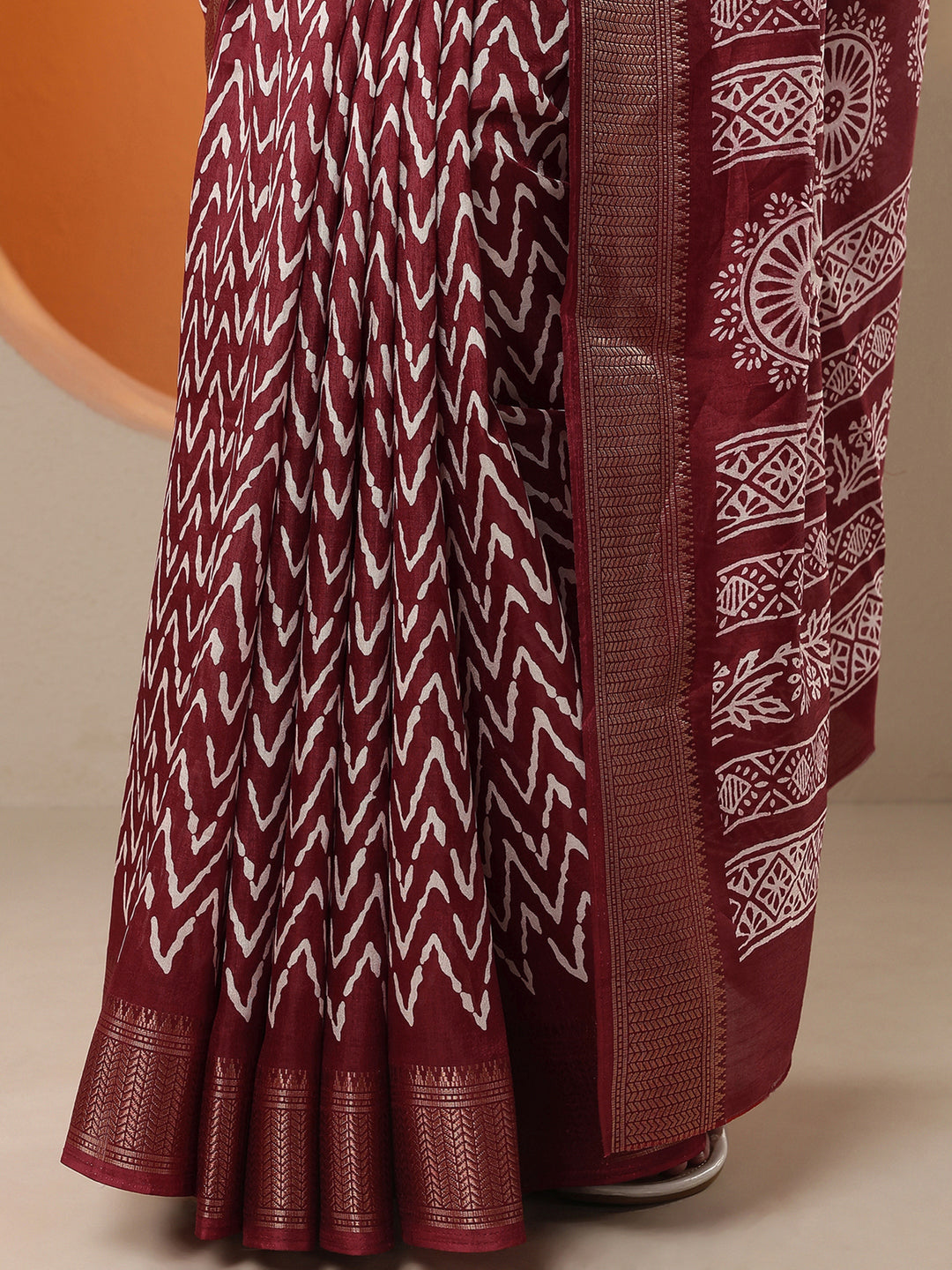  Maroon Leheriya Printed Silk Blend Saree With Unstitched Blouse Piece 