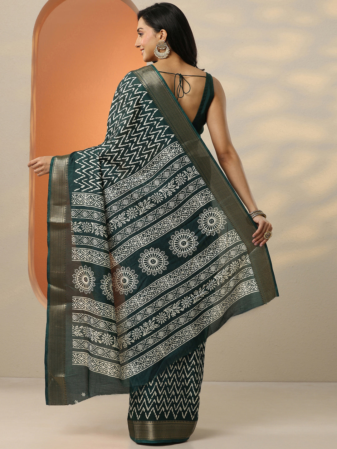  Green Leheriya Printed Silk Blend Saree With Unstitched Blouse Picece 