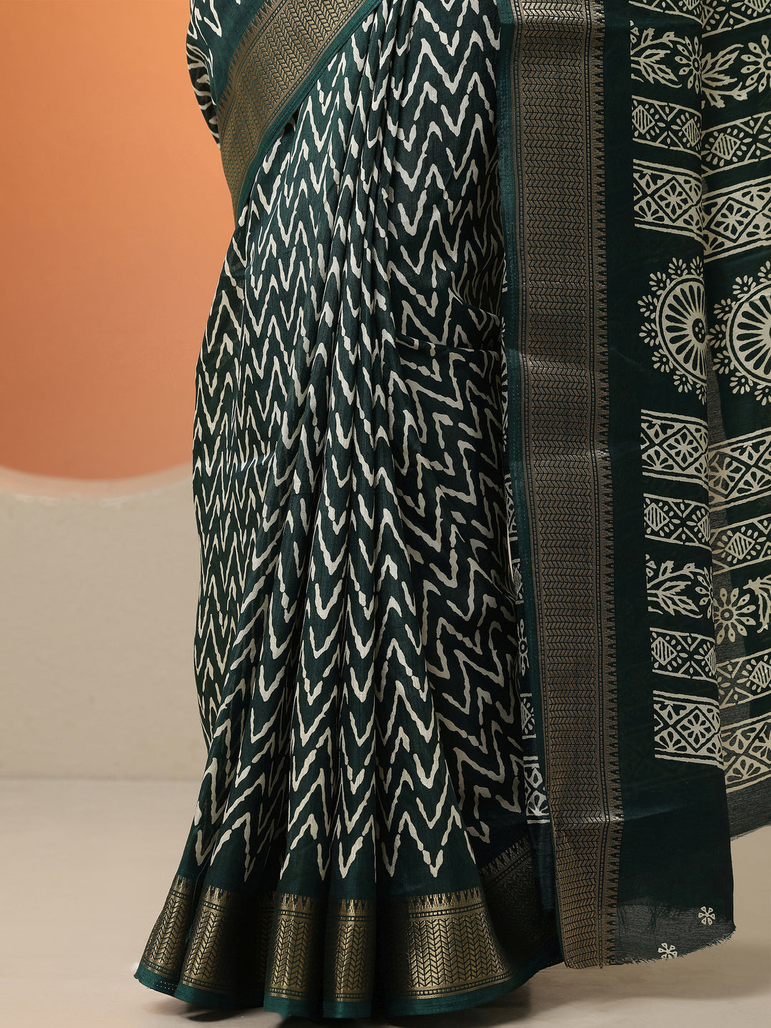  Green Leheriya Printed Silk Blend Saree With Unstitched Blouse Picece 