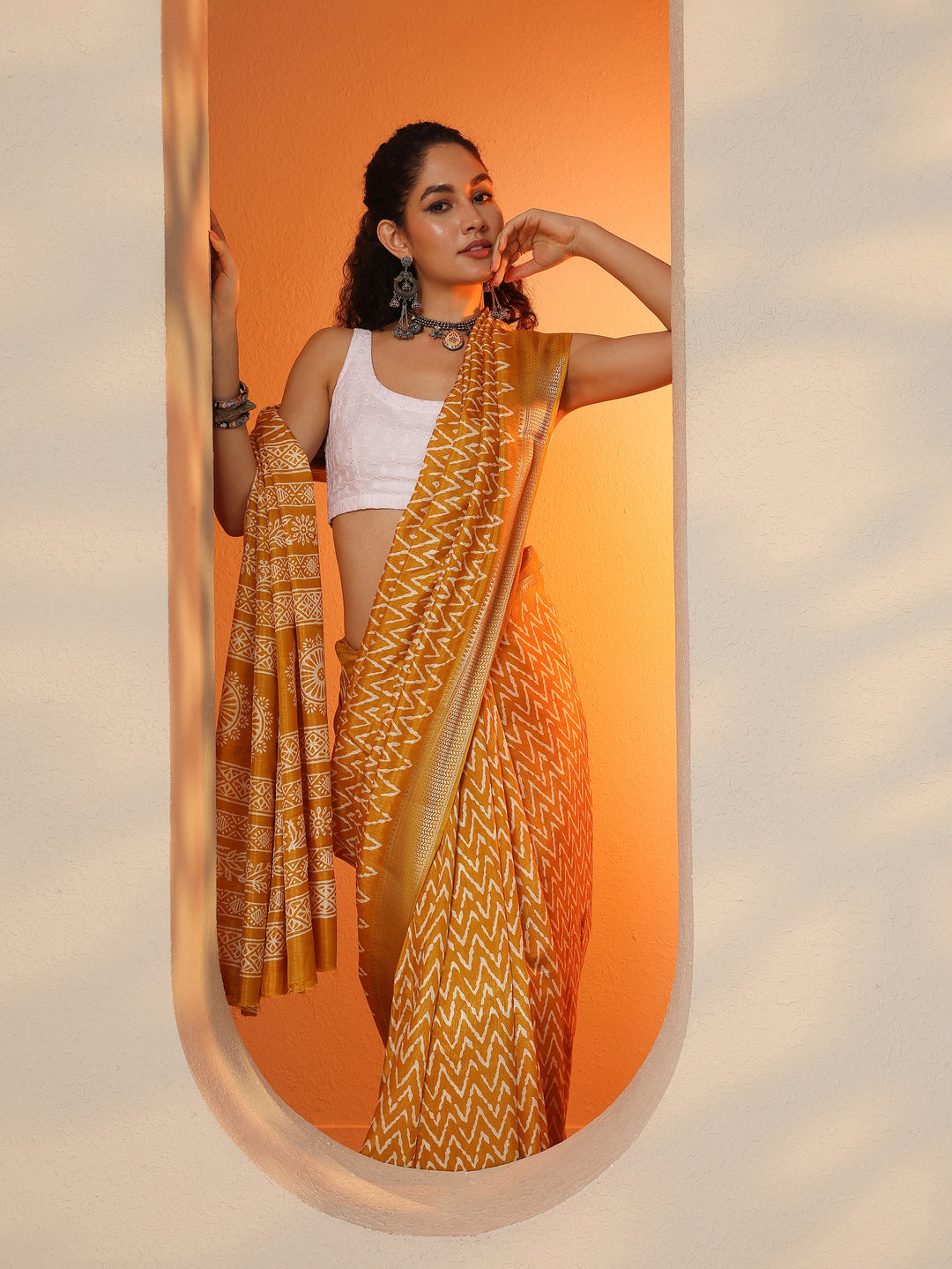  Mustard Leheriya Printed Silk Blend Saree With Unstitched Blouse Piece 