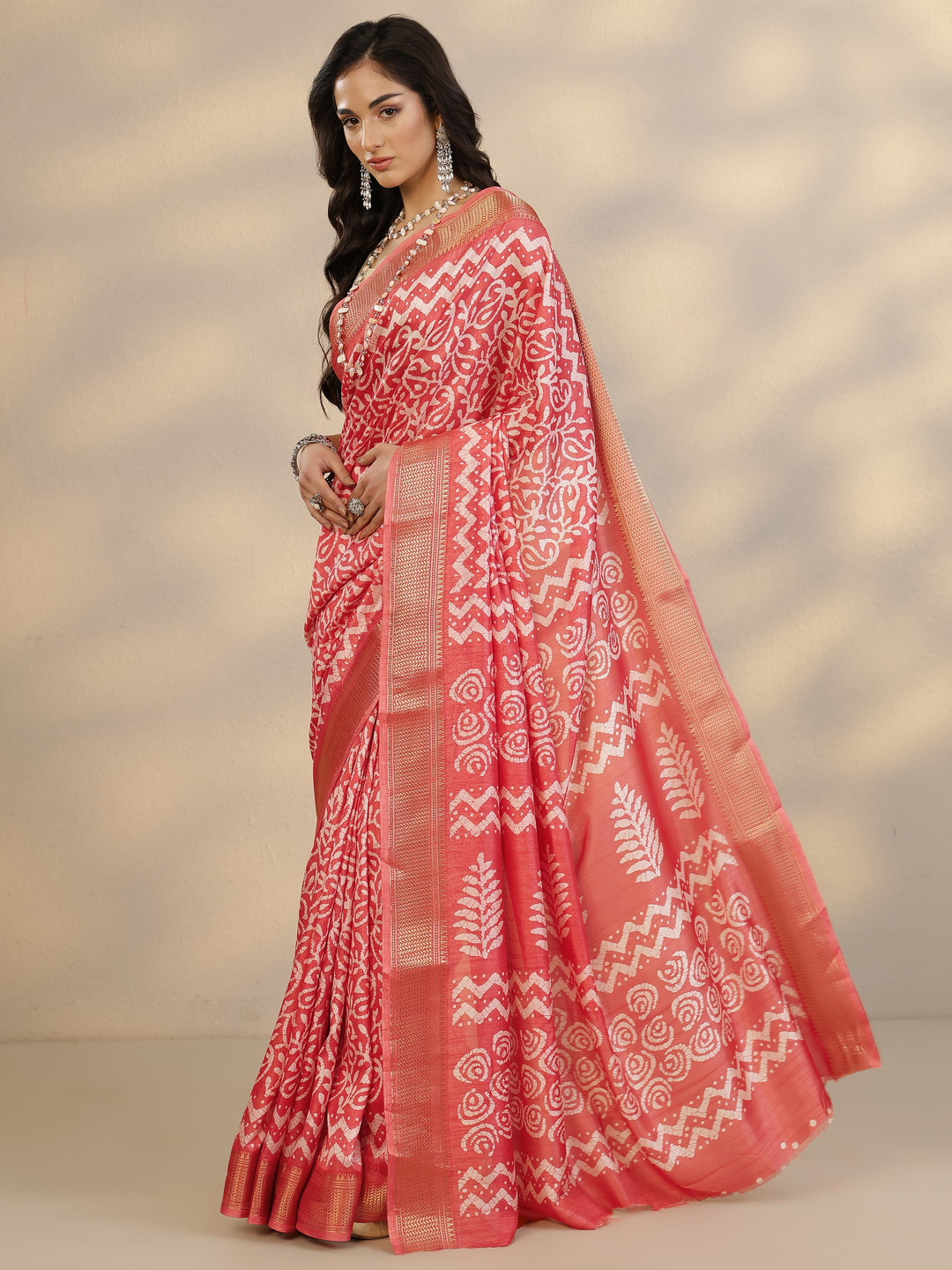  Coral Batik Printed Silk Blend Saree With Unstitched Blouse Piece 